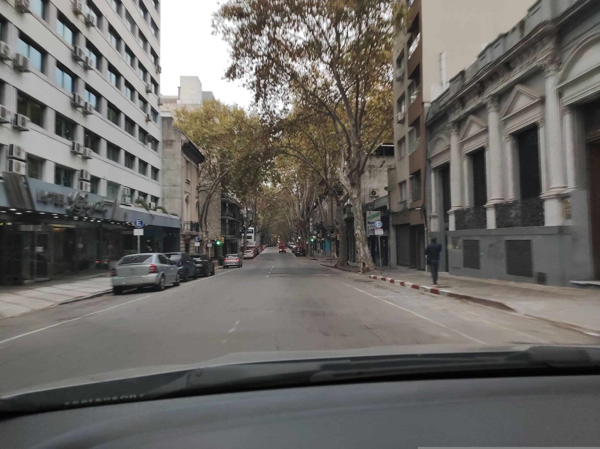 Street view near Lafayette Hotel Montevideo (Uruguay), Montevideo — © sirgabouy (CC BY-SA · Mapillary)