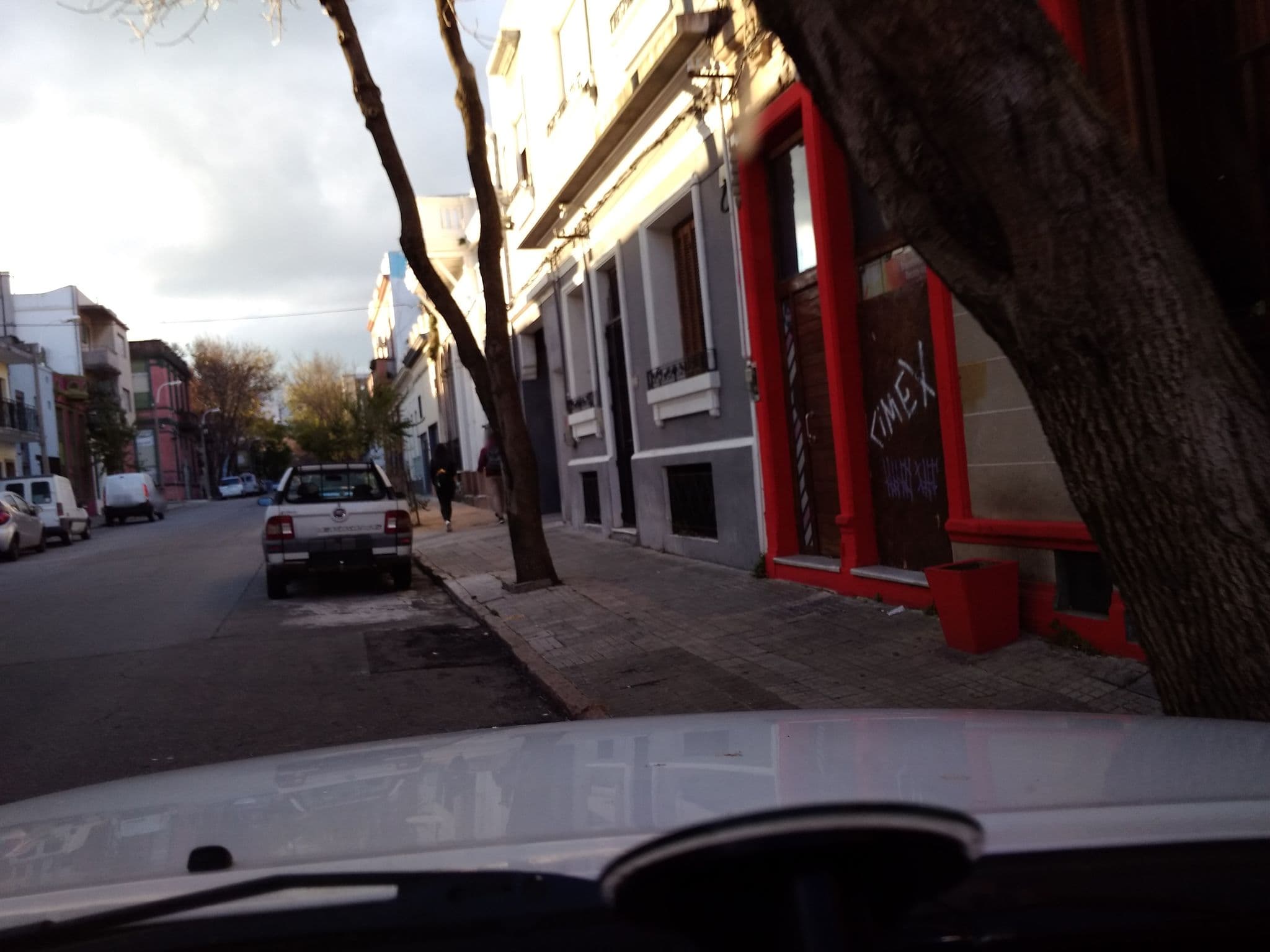 Street view near Palermo Art Hostel, Montevideo — © viniv (CC BY-SA · Mapillary)