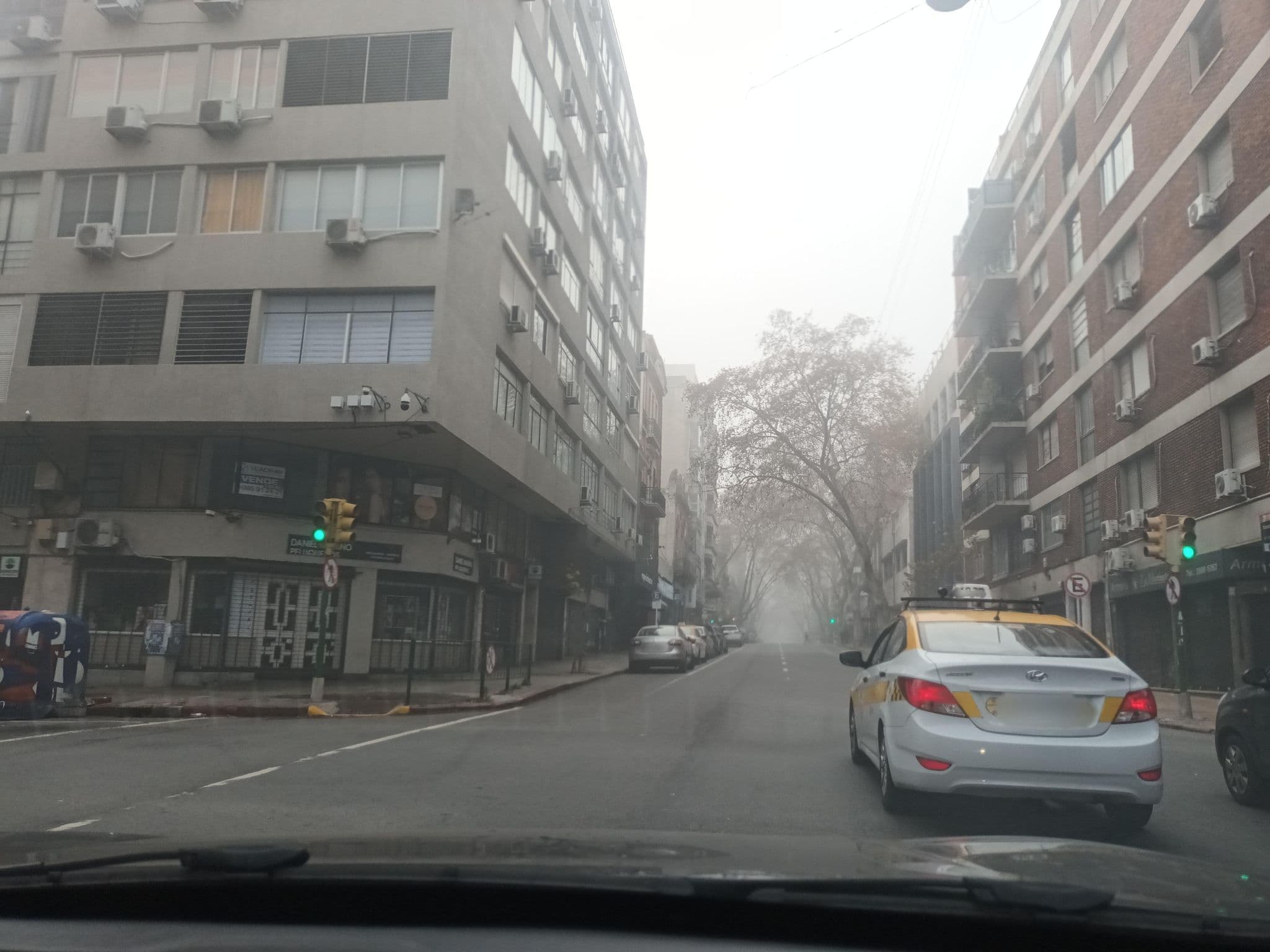 Street view near Orpheo Express Hotel, 807, Montevideo — © CSI (CC BY-SA · Mapillary)