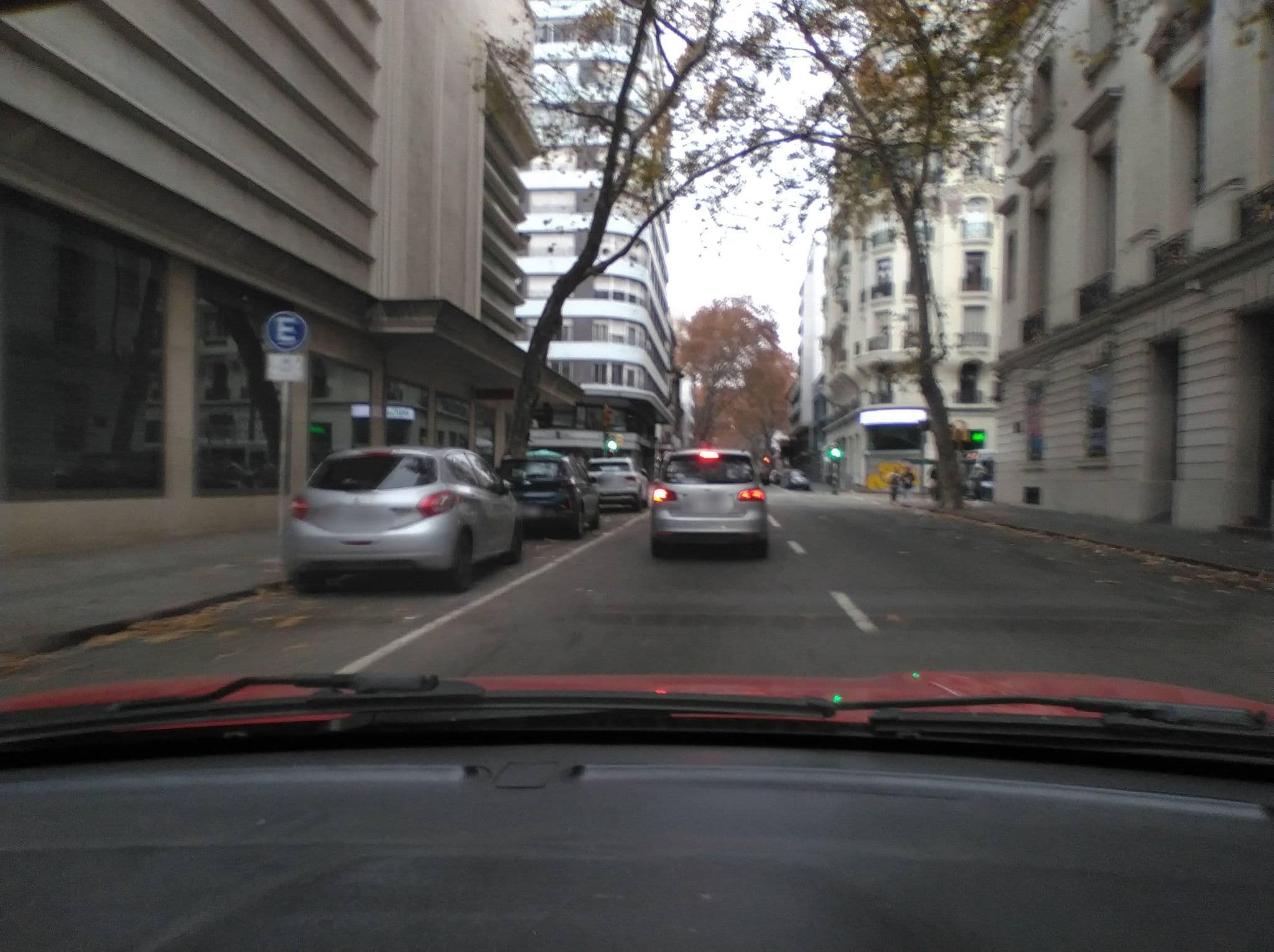 Street view near Hotel ibis, Montevideo — © freesoft_Uy (CC BY-SA · Mapillary)