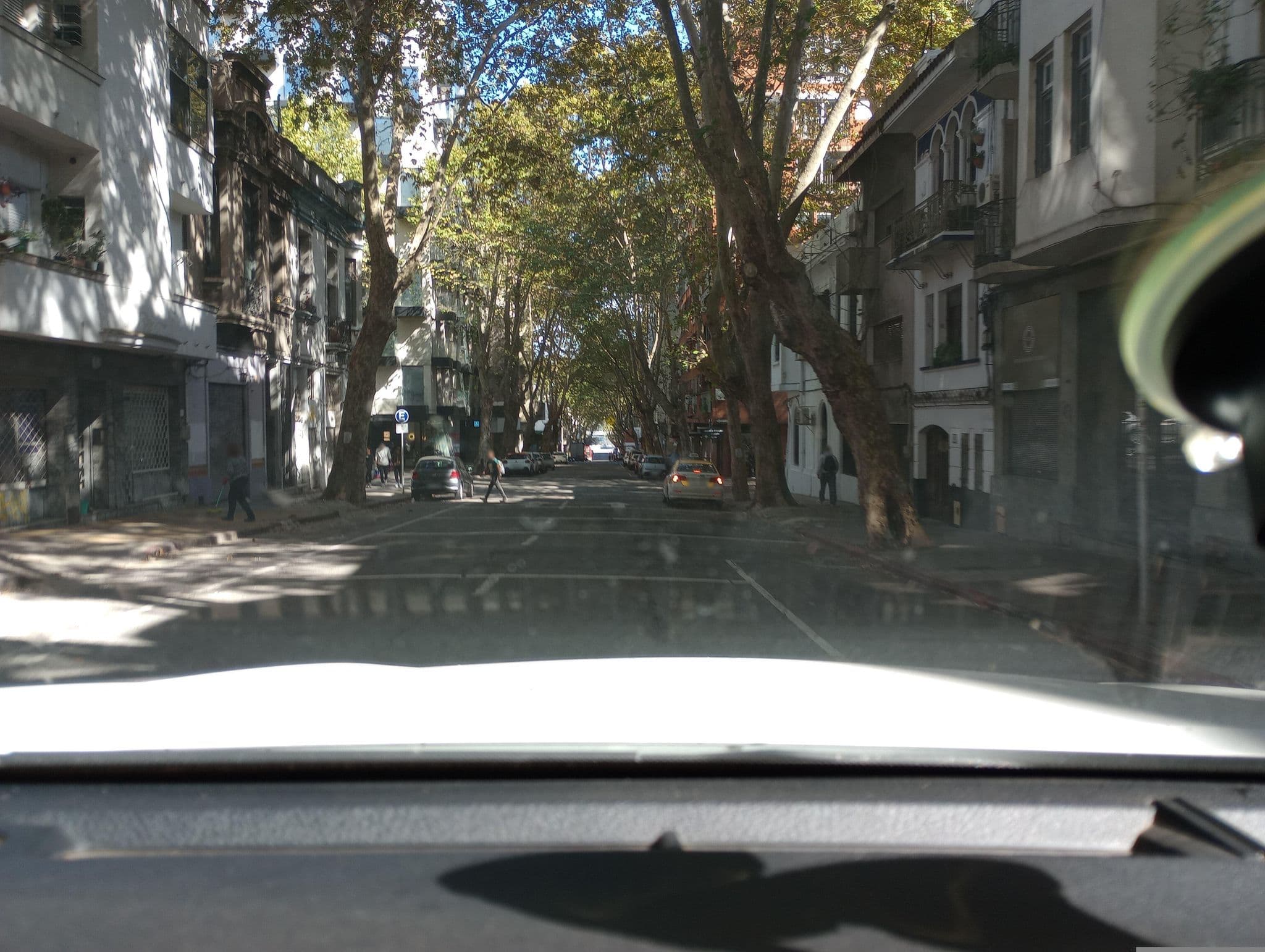 Street view near Hostelling International Uruguay, Montevideo — © viniv (CC BY-SA · Mapillary)