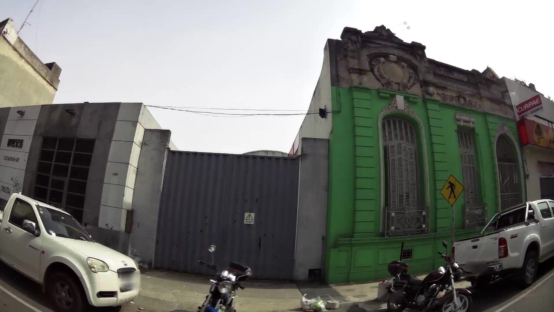 Street view near Brother's Hostel, Montevideo — © kaartcam (CC BY-SA · Mapillary)