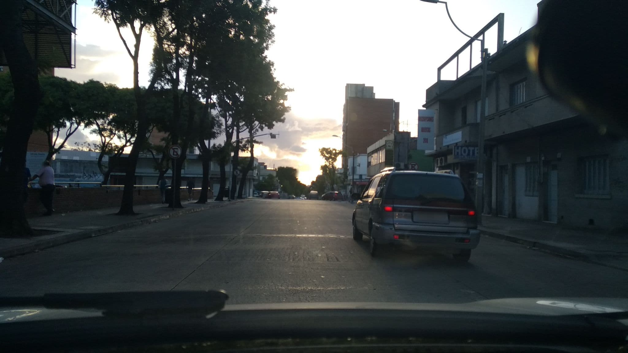 Street view near Hotel de La Terminal, Montevideo — © flaviogdar (CC BY-SA · Mapillary)