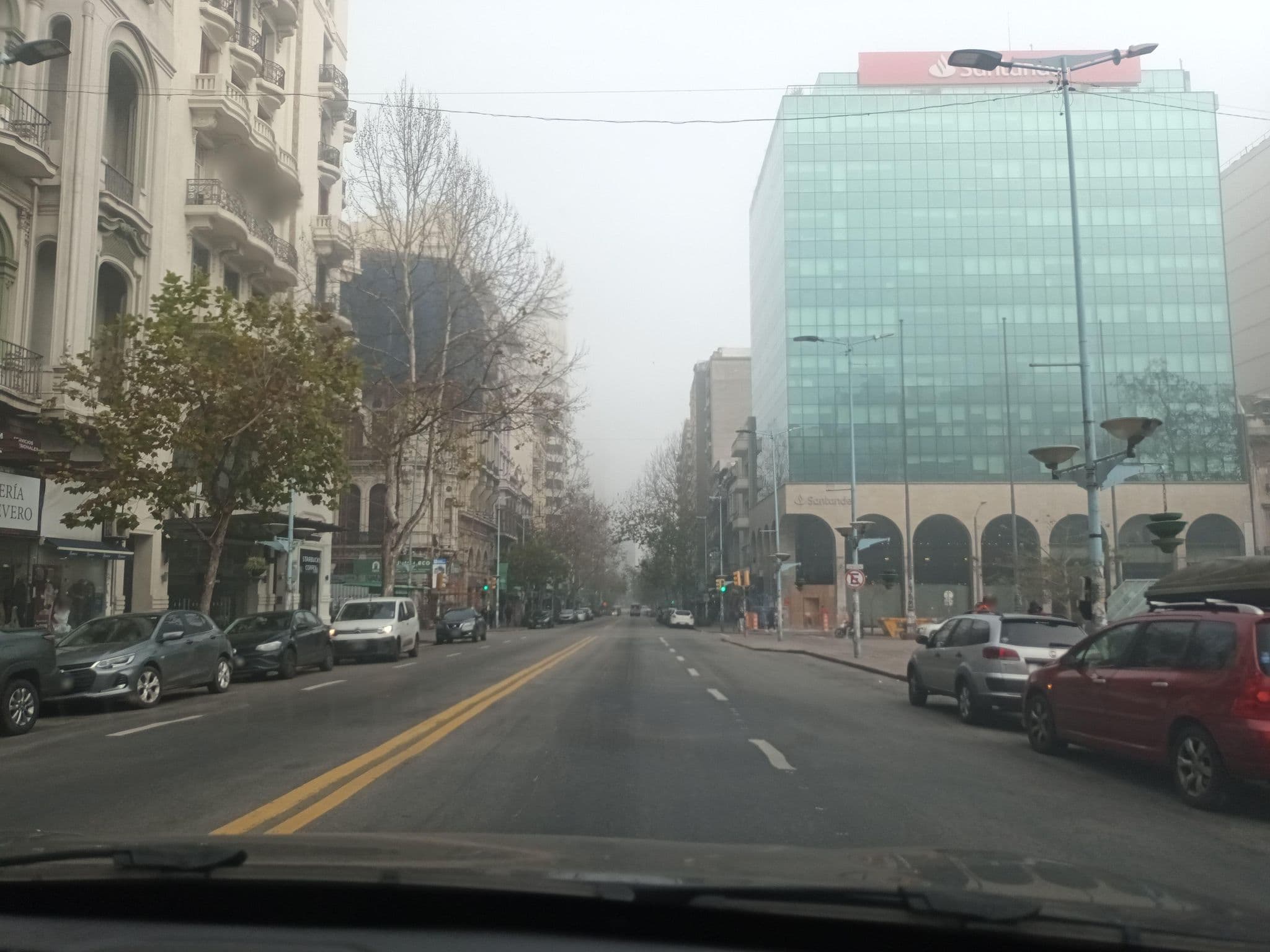 Street view near Hotel Presidente, Montevideo — © CSI (CC BY-SA · Mapillary)