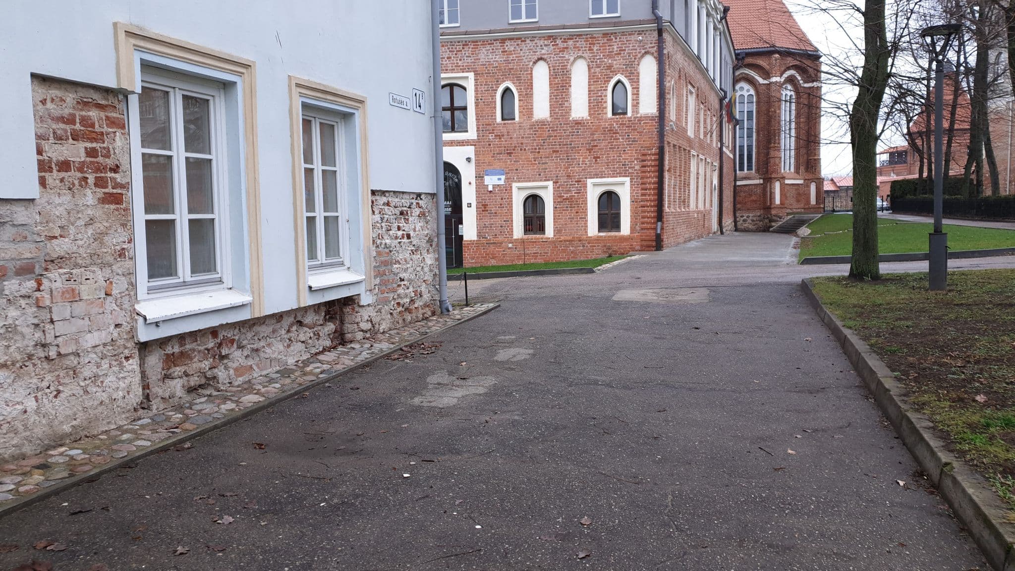 Street view near Domus Pacis, Kaunas — © aleksasfi (CC BY-SA · Mapillary)