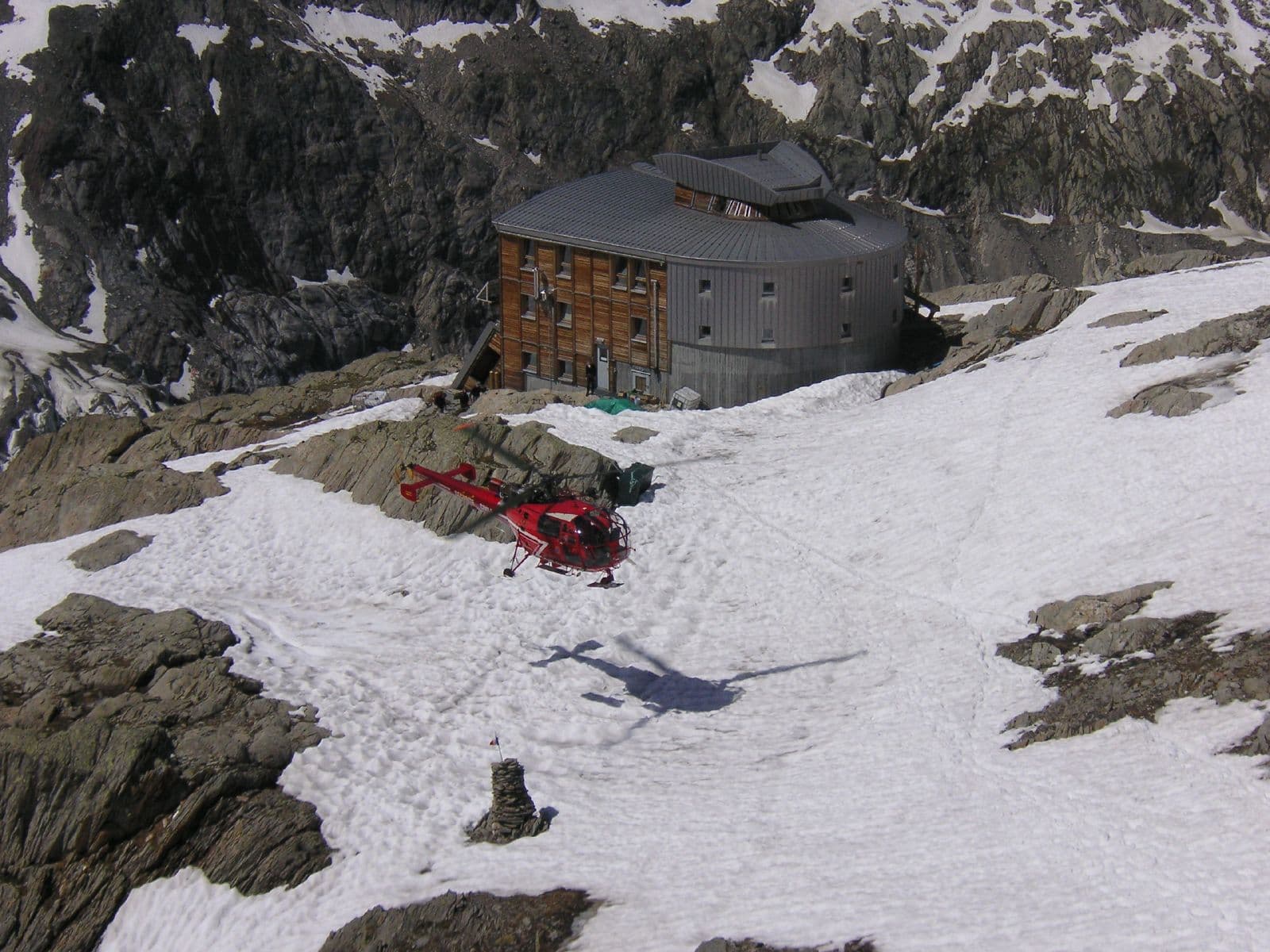 Refuge des Conscrits (via Wikimedia Commons, CC BY 2.0)