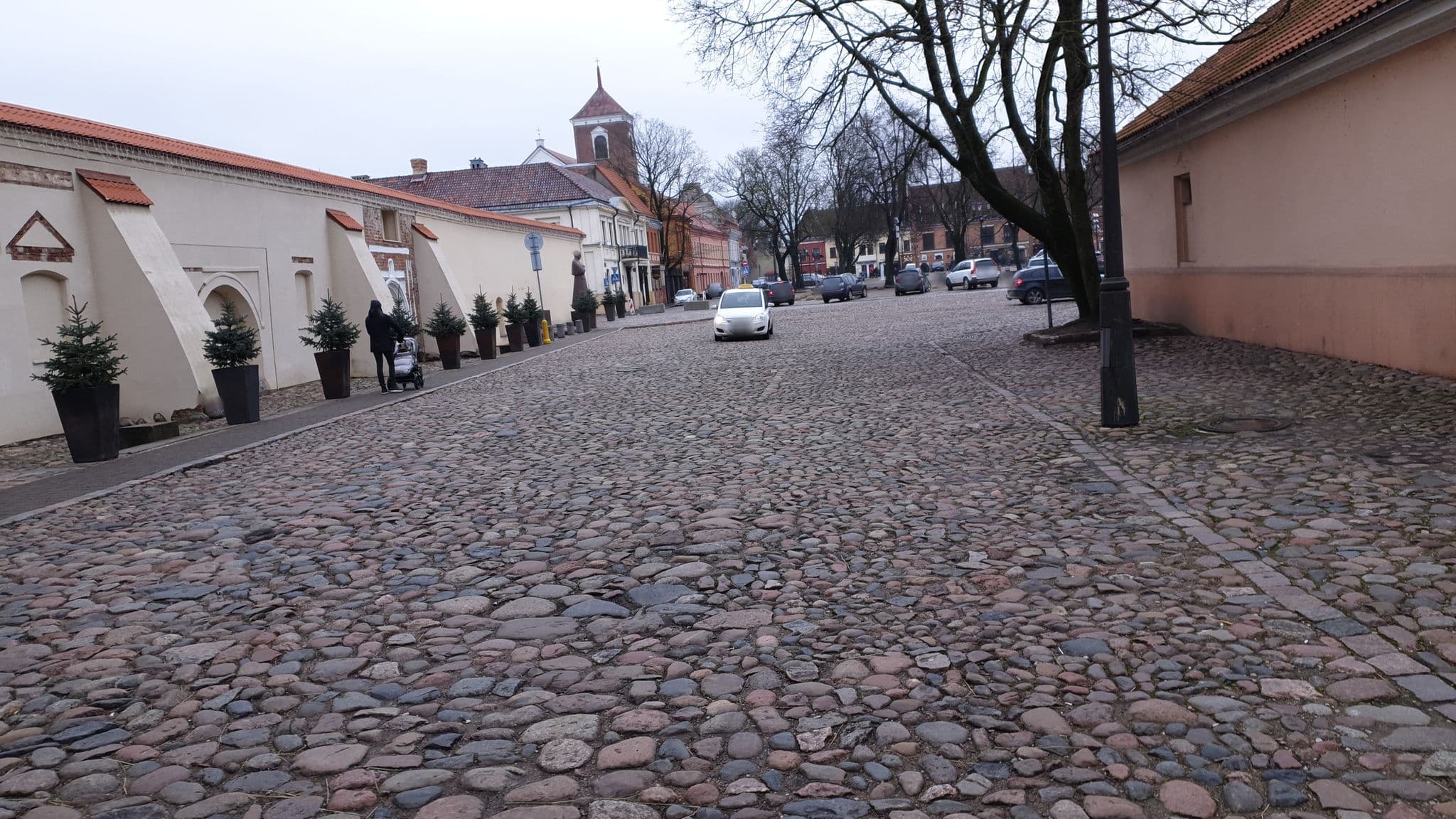 Street view near Kauno Arkivyskupijos Guest House, Kaunas — © aleksasfi (CC BY-SA · Mapillary)