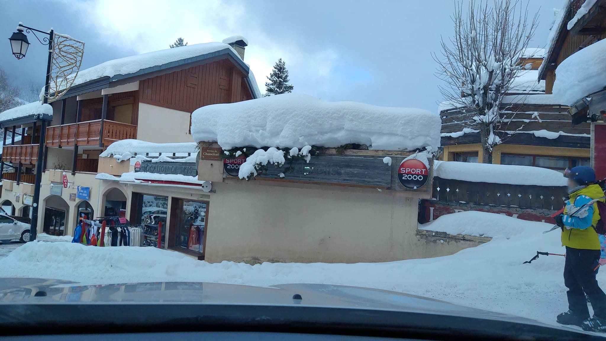 Street view near Petit Mont-Blanc, Courchevel — © MatthieuF4FNE (CC BY-SA · Mapillary)