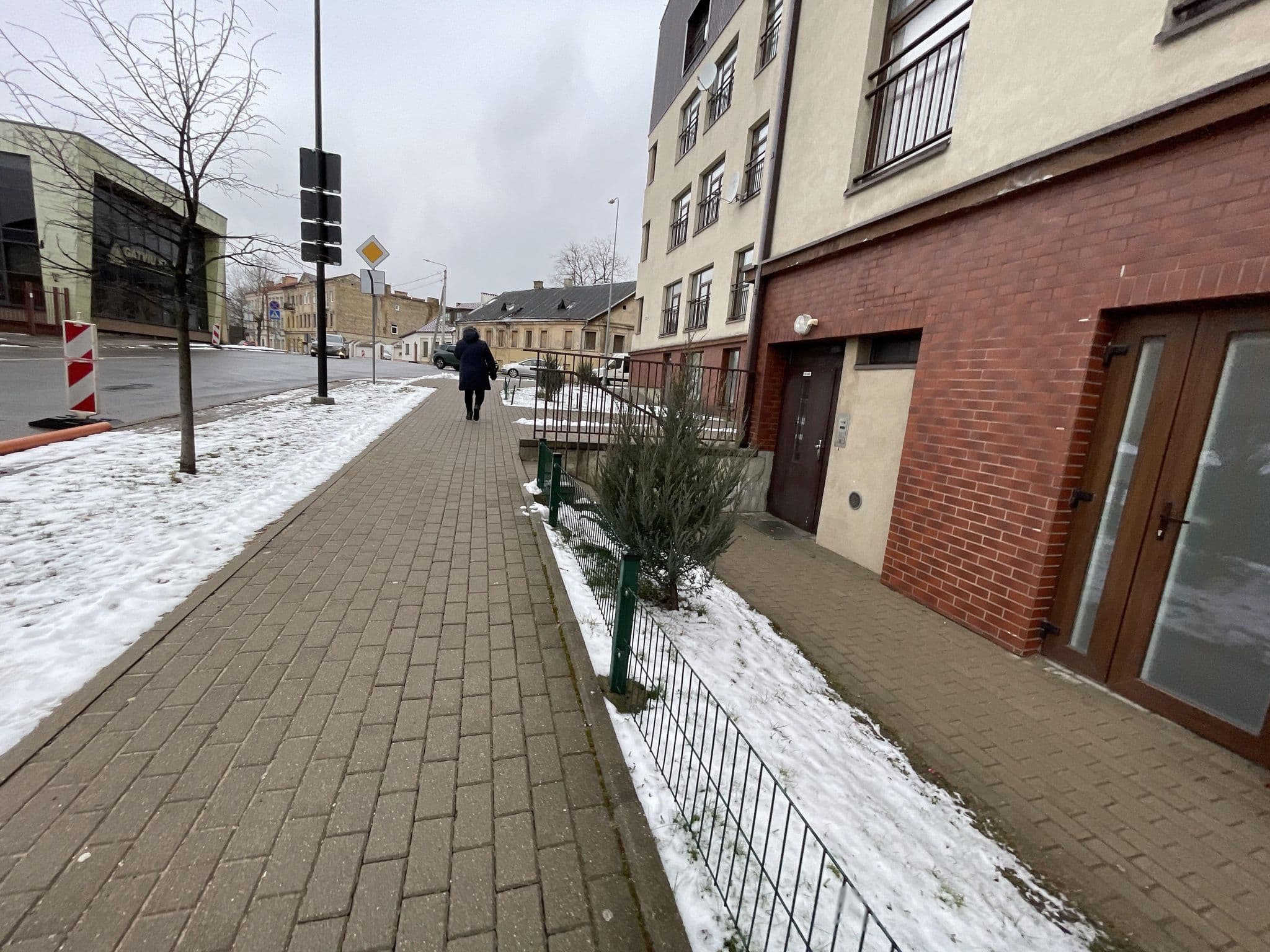 Street view near Near Station Apartment, Naujininkai — © 4004 (CC BY-SA · Mapillary)