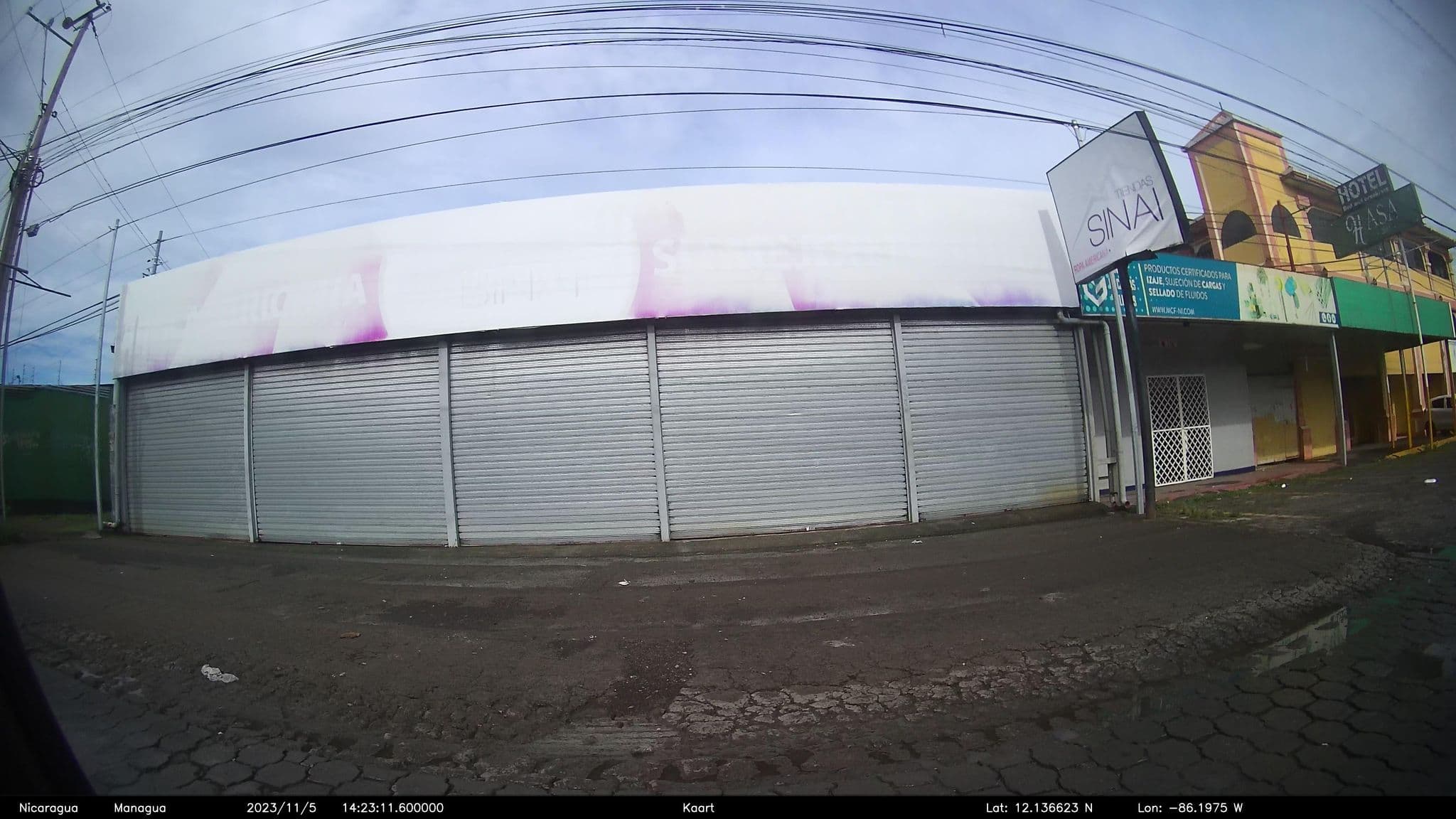 Street view near Levoyageur Hotel, Managua — © kaart_4 (CC BY-SA · Mapillary)