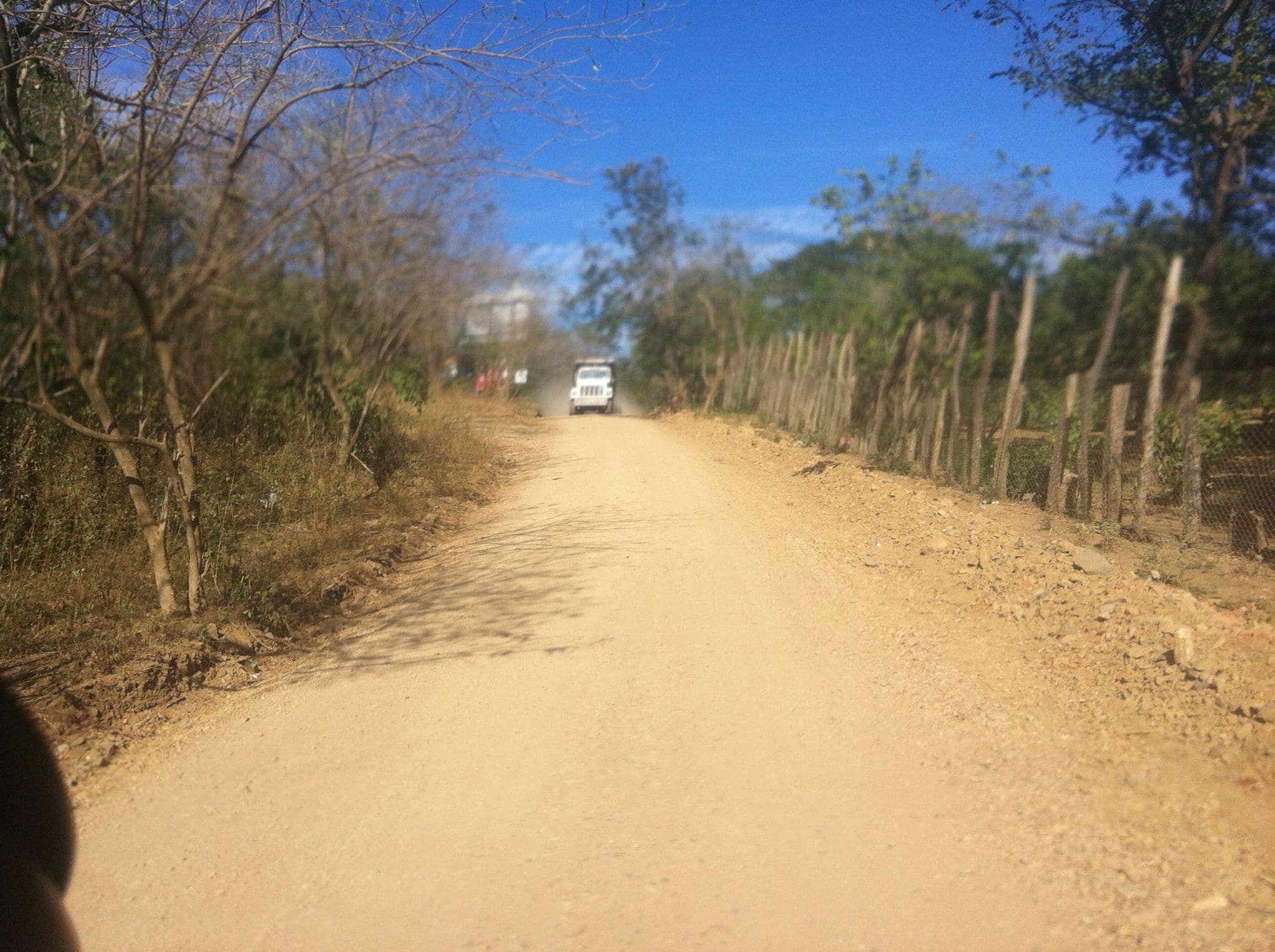 Street view near Casa La Aventura, Tola — © lumi (CC BY-SA · Mapillary)