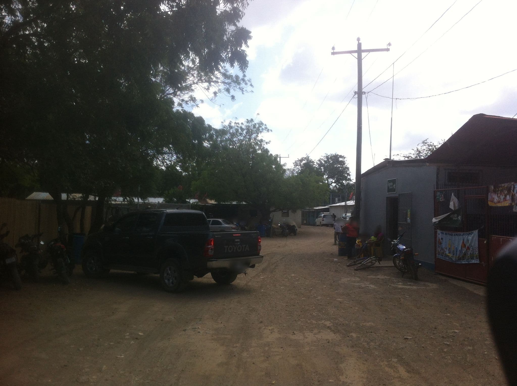 Street view near Machele's Place Hotel, Tola — © lumi (CC BY-SA · Mapillary)