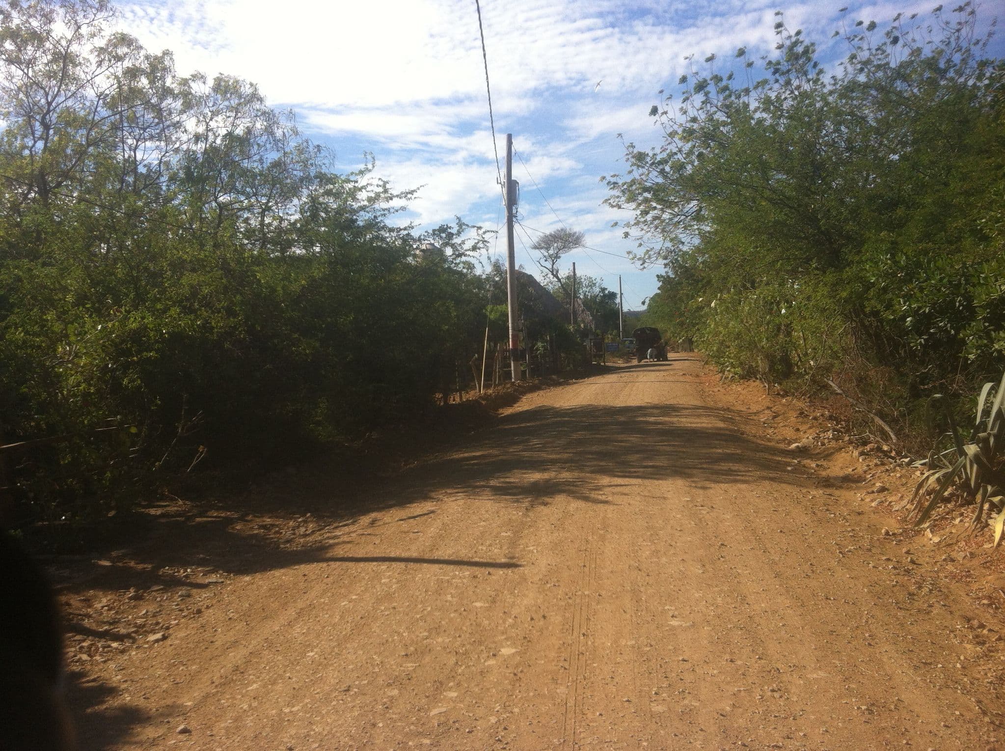 Street view near La Vaca Loca, Tola — © lumi (CC BY-SA · Mapillary)