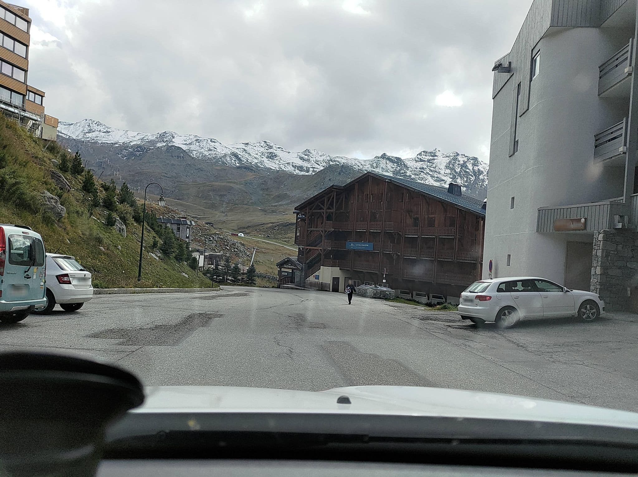 Street view near Les Daphnées, Val Thorens