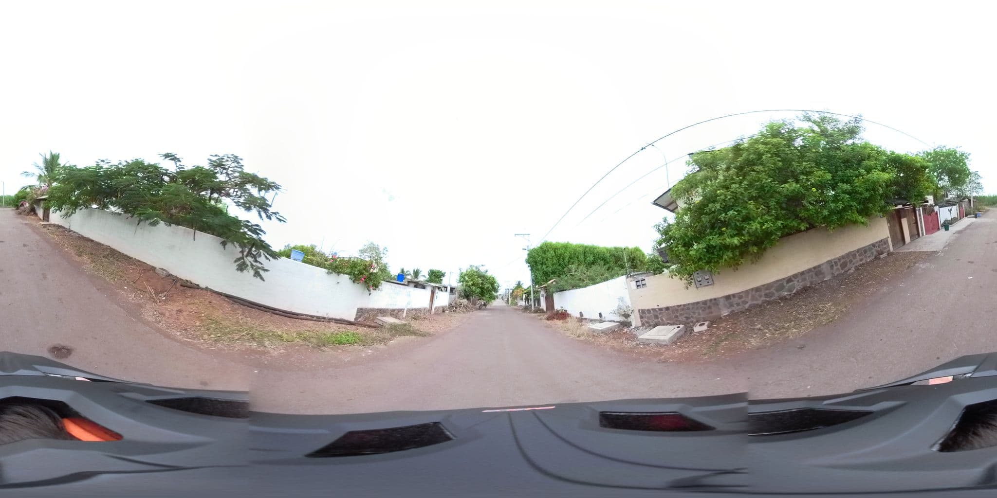 Street view near Sol Marina, Puerto Ayora — © sdanielzer (CC BY-SA · Mapillary)