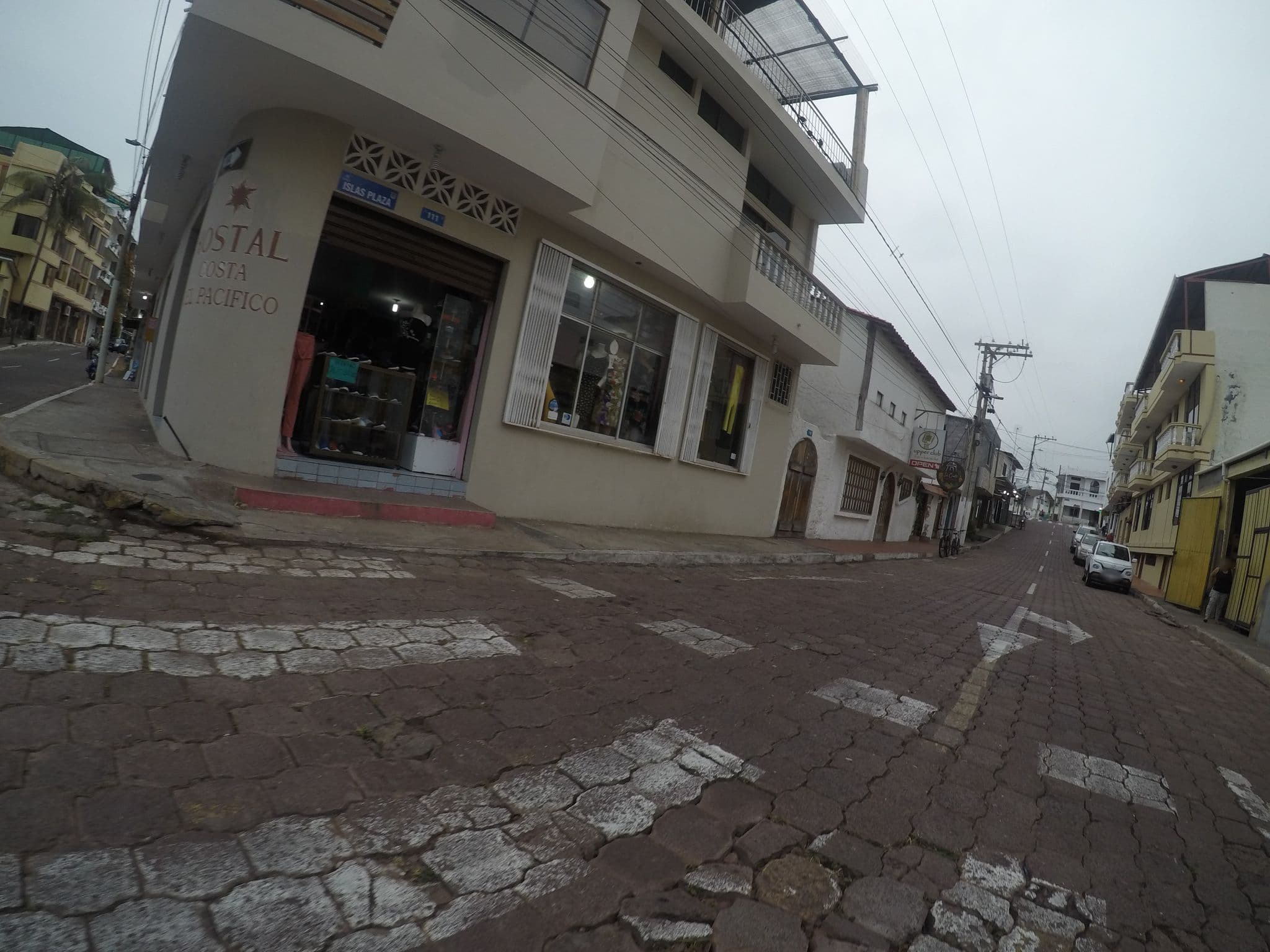 Street view near HOTEL RED BOODY, Puerto Ayora — © chrisbeddow (CC BY-SA · Mapillary)