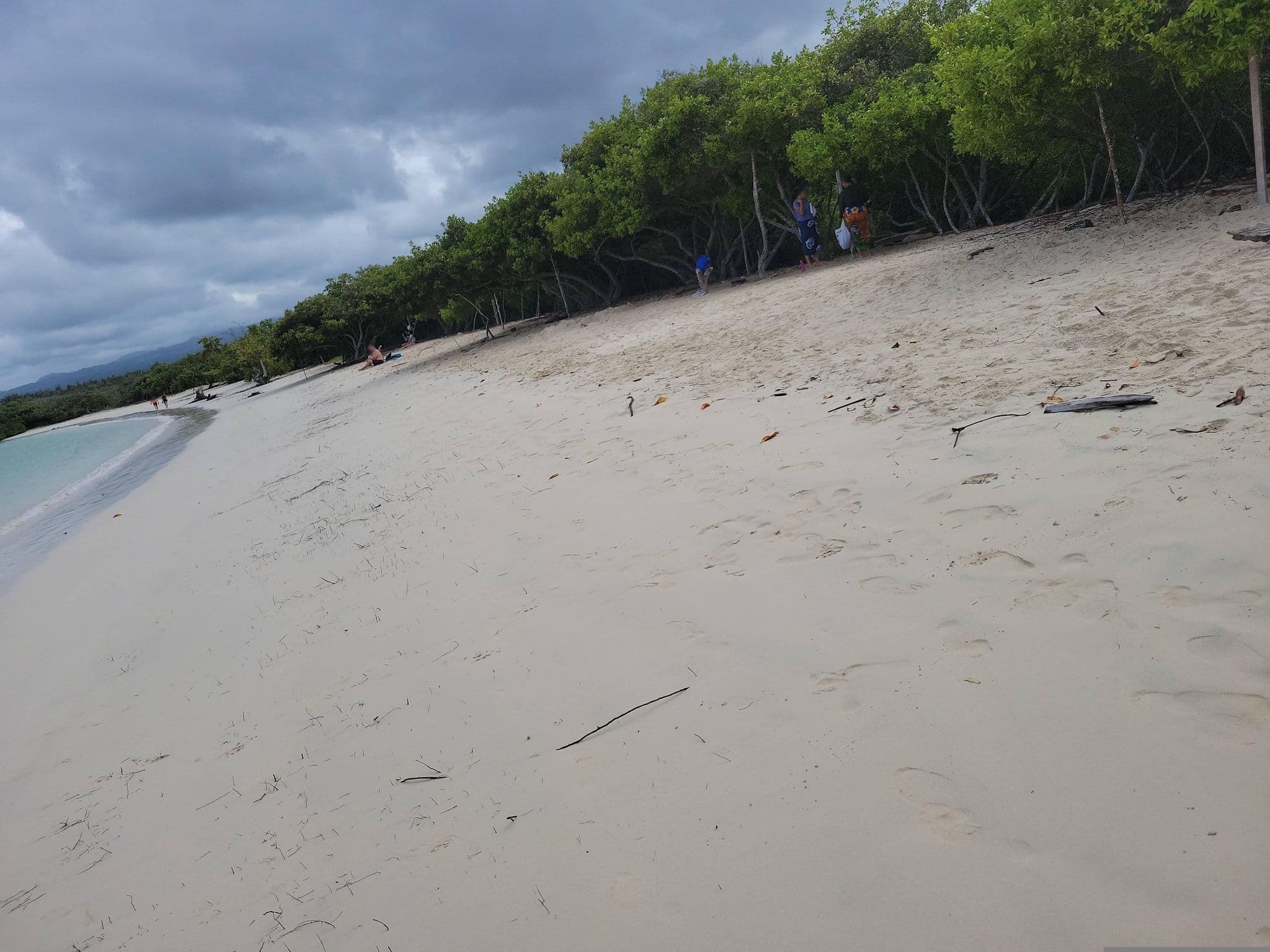 Street view near Hotel Lirio Del Mar, Puerto Ayora — © mlpz (CC BY-SA · Mapillary)