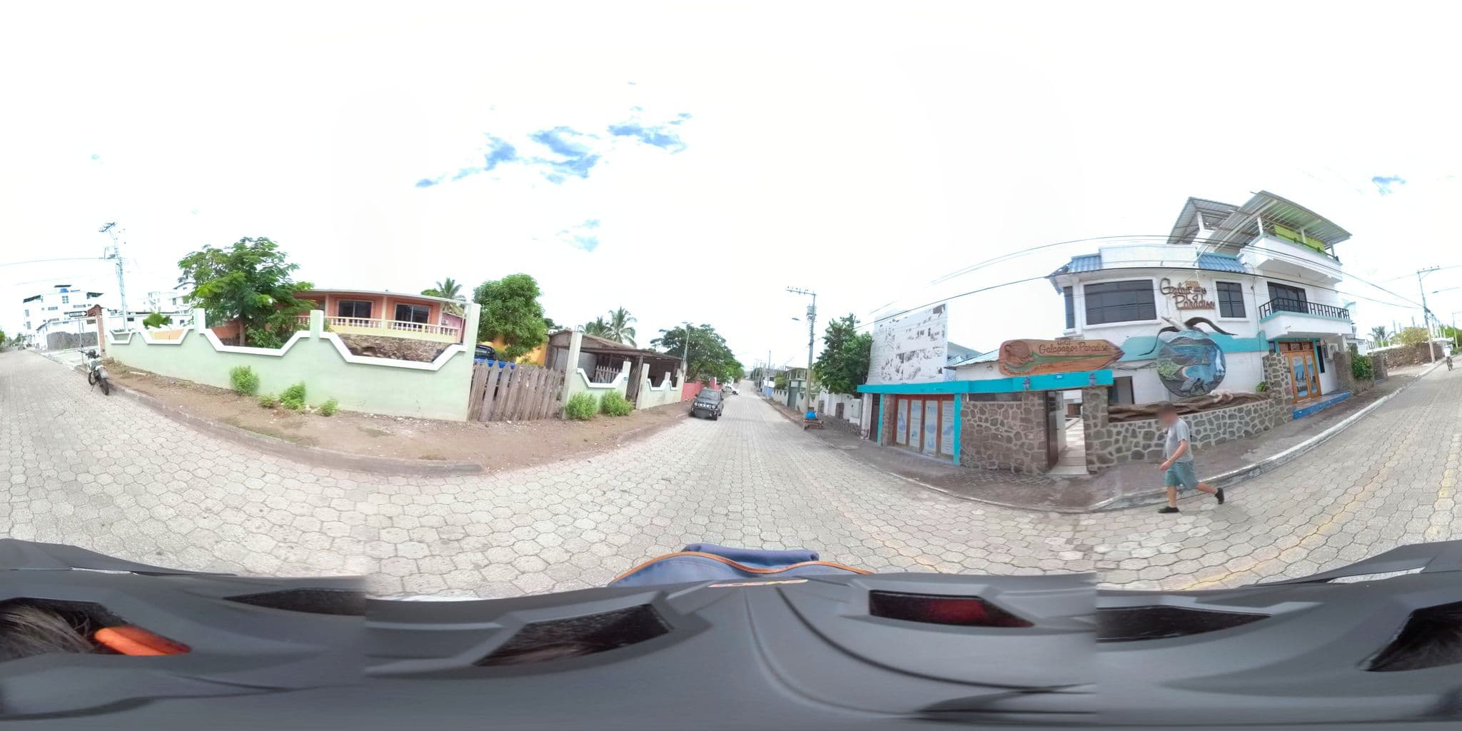 Street view near Aquamarine Hostal, Puerto Ayora — © sdanielzer (CC BY-SA · Mapillary)