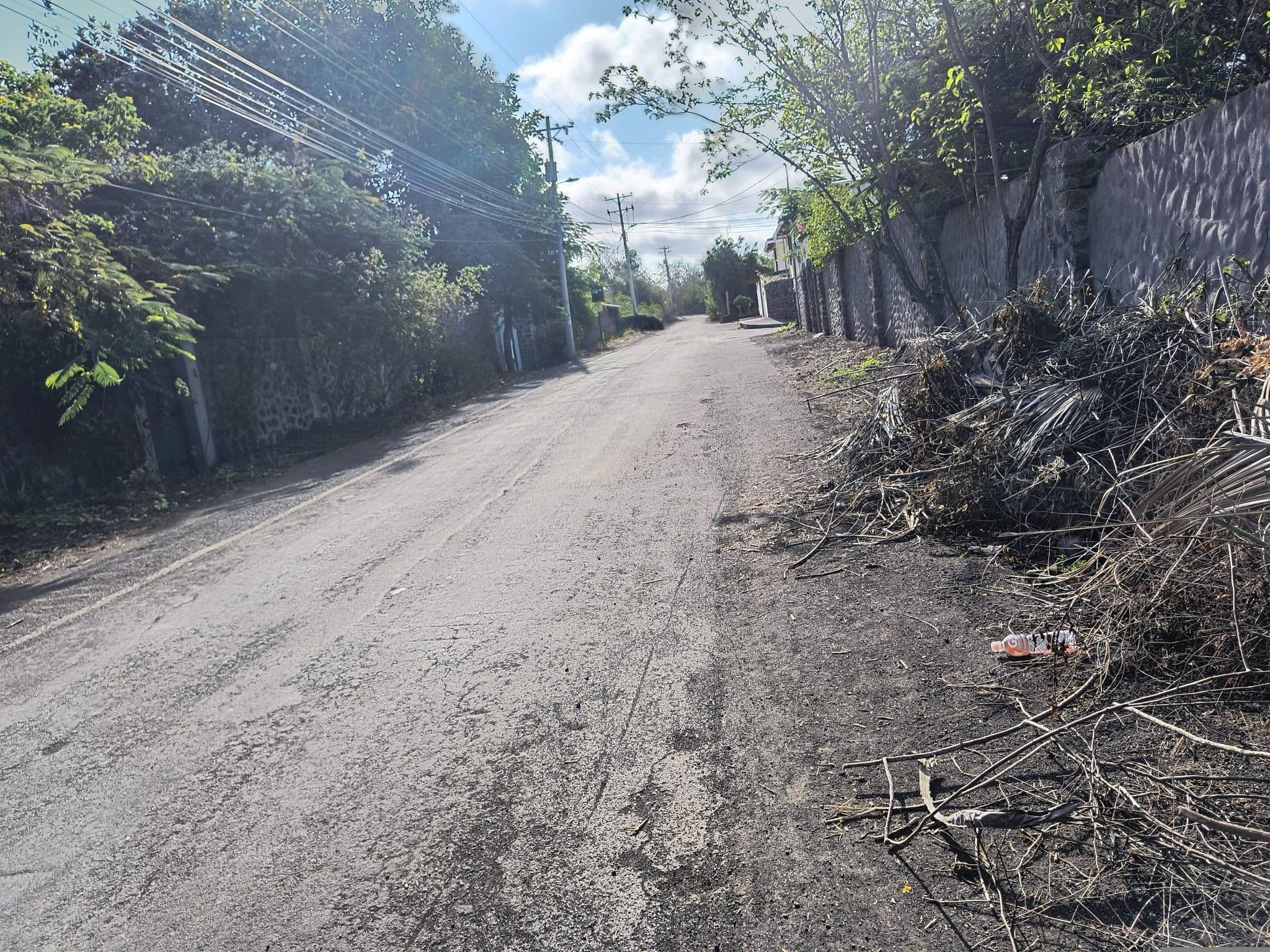 Street view near Villa Tortuga, Puerto Ayora — © mapeadora (CC BY-SA · Mapillary)