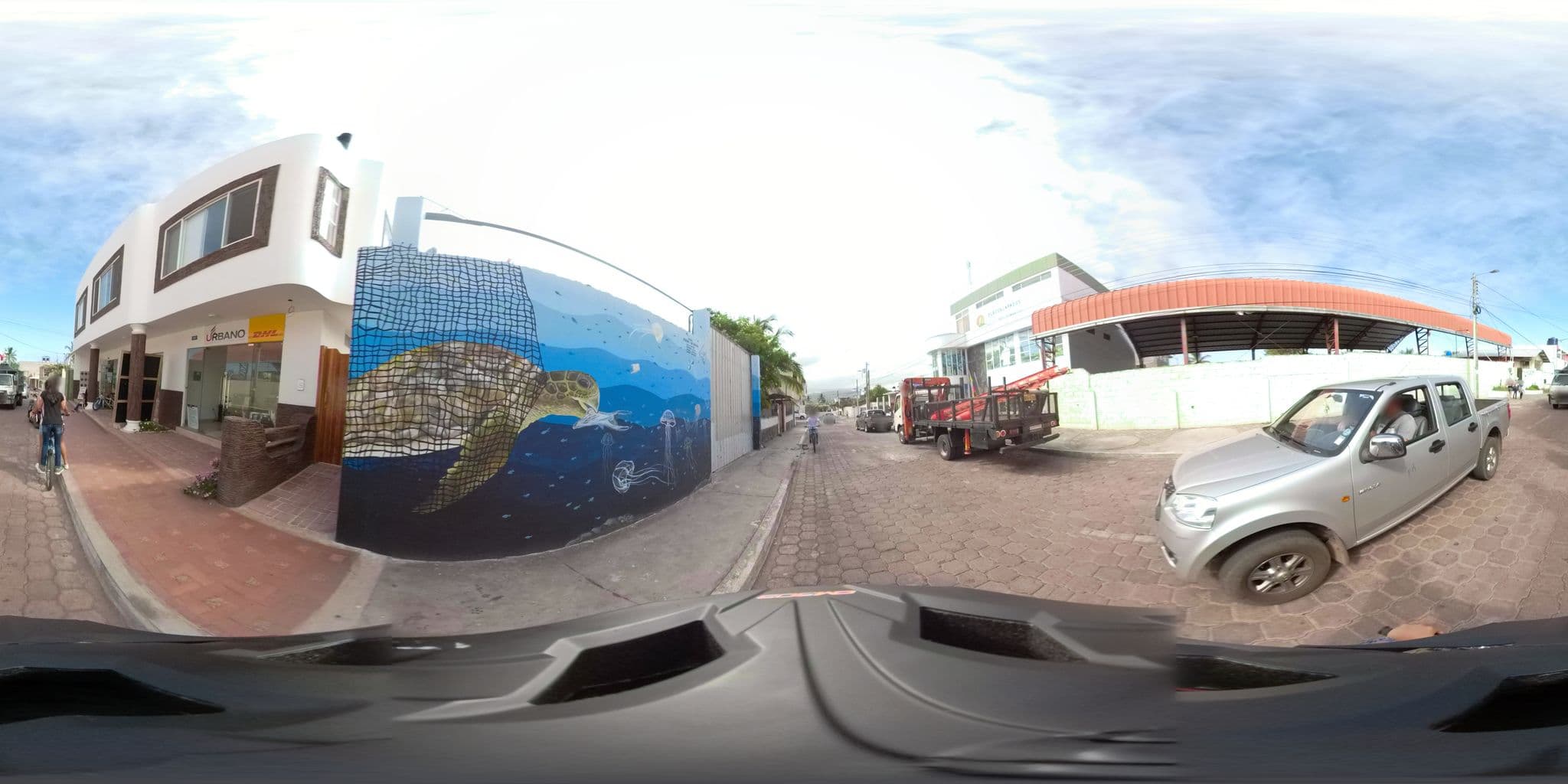 Street view near Hostal El Paraiso, Puerto Ayora — © sdanielzer (CC BY-SA · Mapillary)