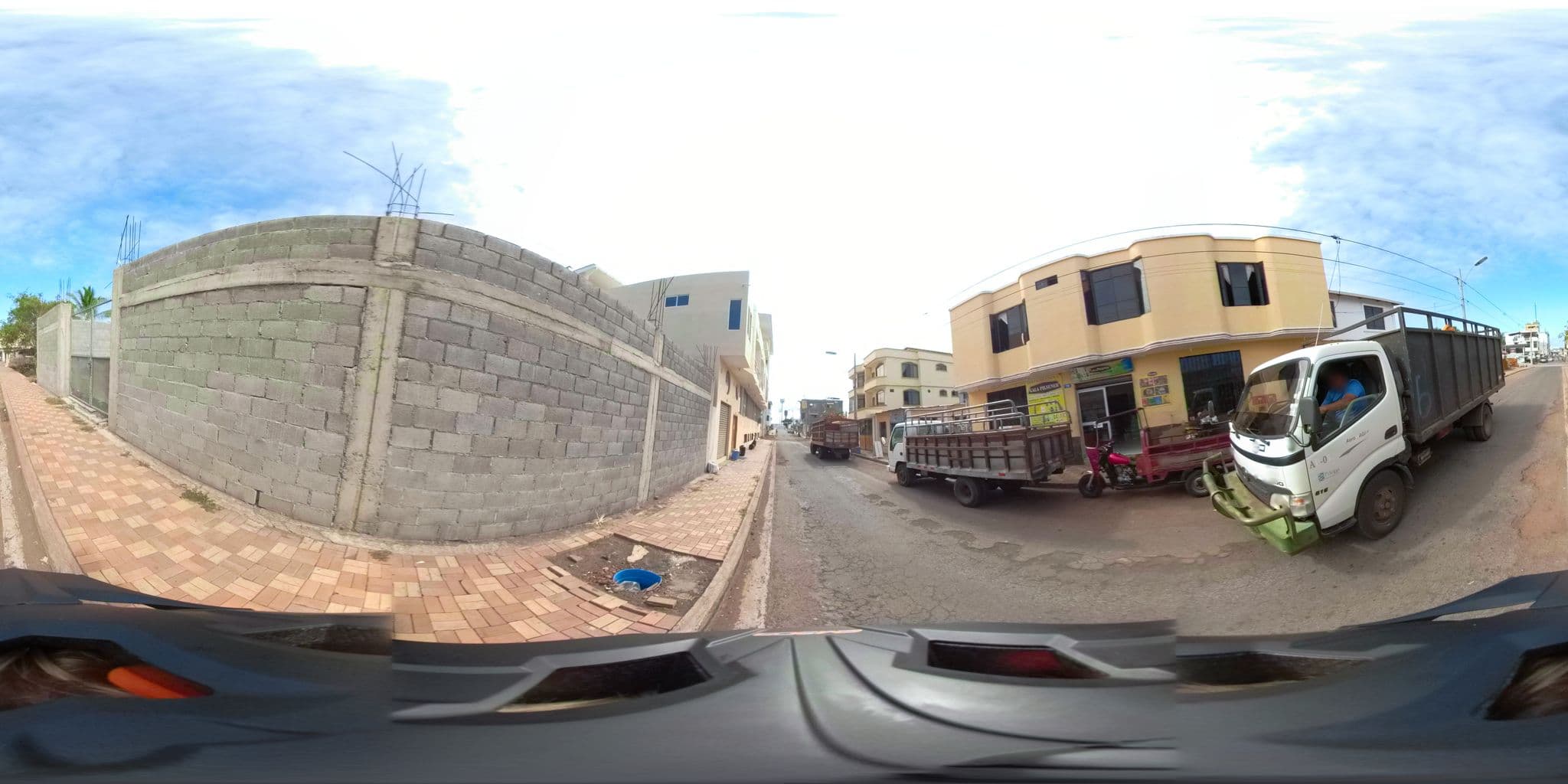 Street view near Hotel Coral Suites, Puerto Ayora — © sdanielzer (CC BY-SA · Mapillary)