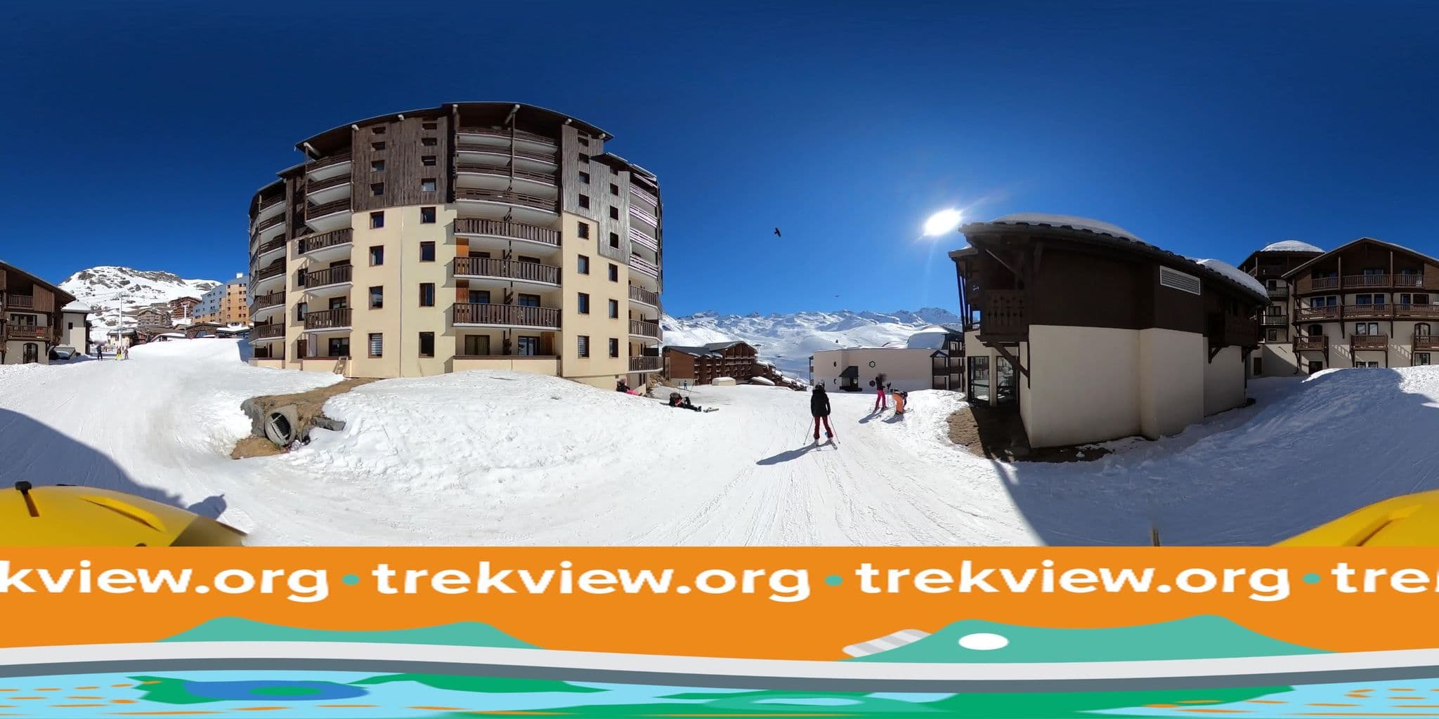 Street view near La Reine Blanche, Val Thorens