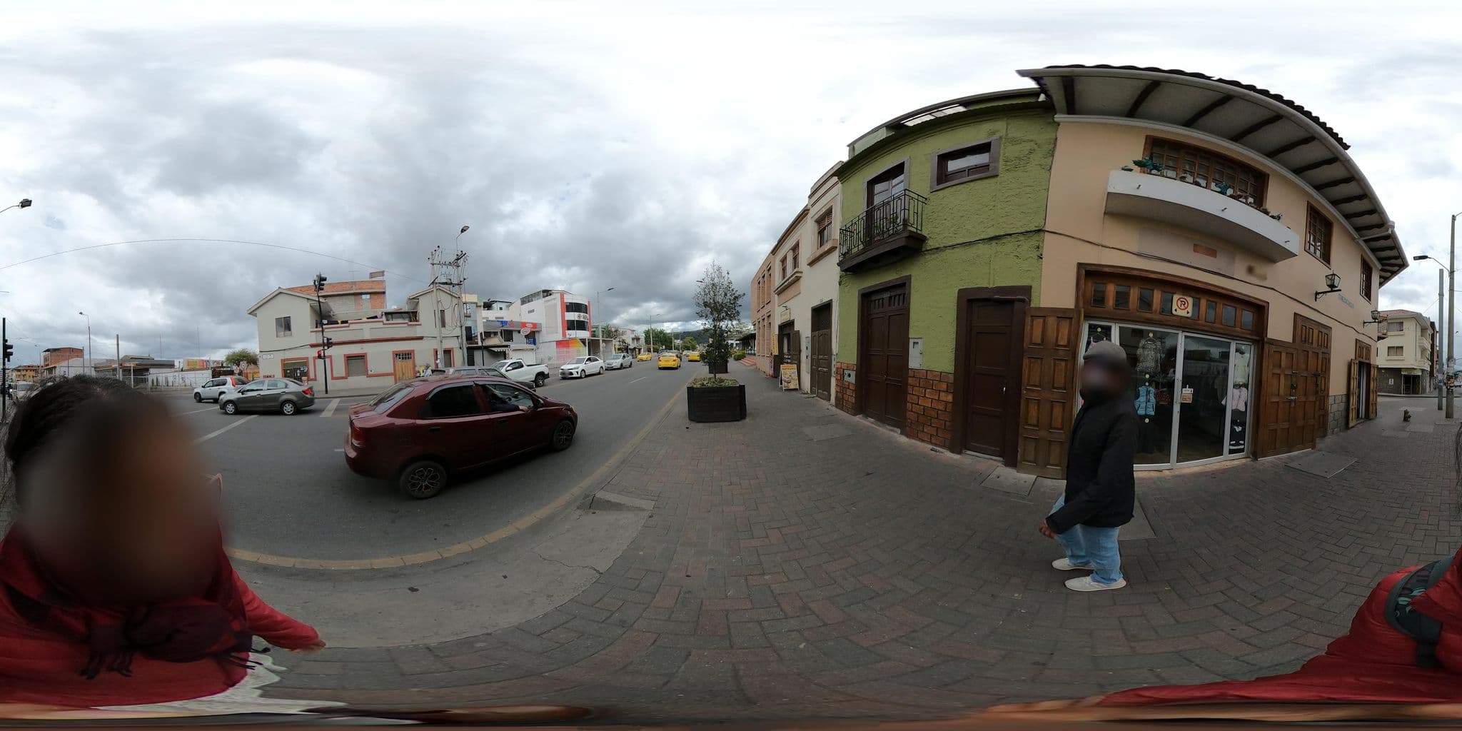 Street view near Hotel Chola Cuencana, Cuenca — © camcam23 (CC BY-SA · Mapillary)