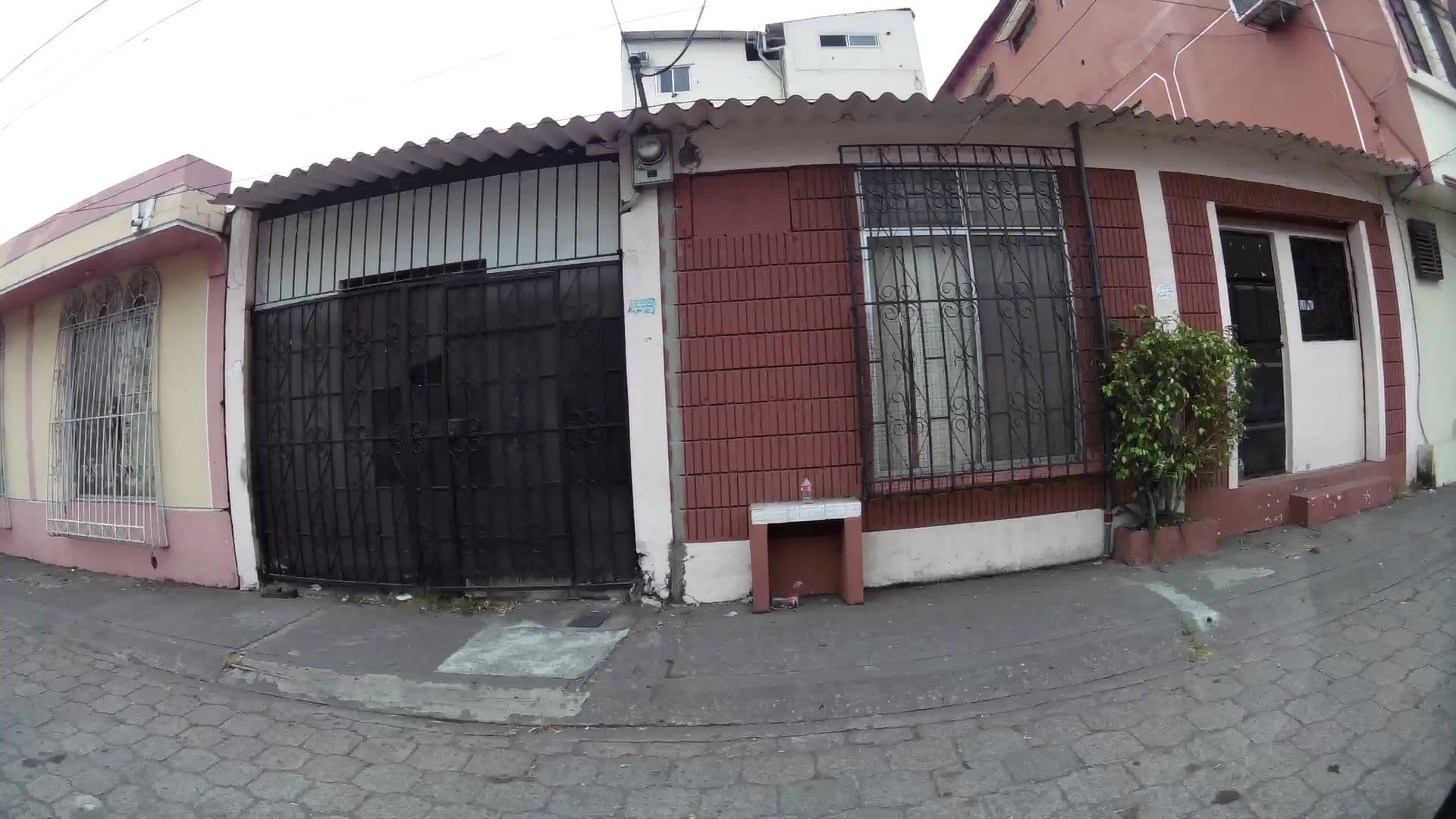 Street view near Hotel Alborada, Guayaquil — © kaartcam (CC BY-SA · Mapillary)