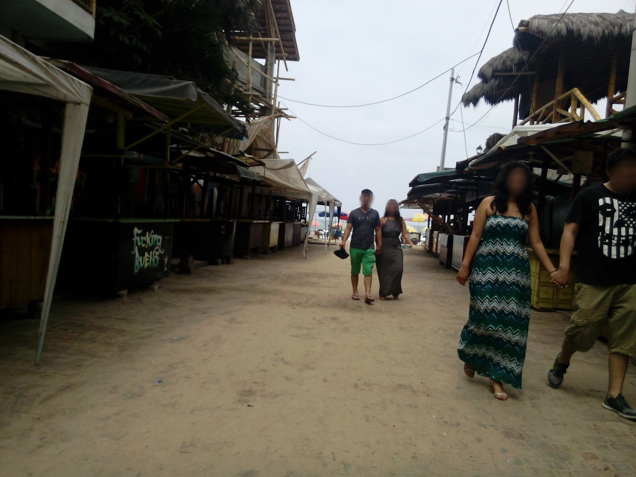 Street view near Hostal El Surfista, Santa Elena — © johnarupire (CC BY-SA · Mapillary)