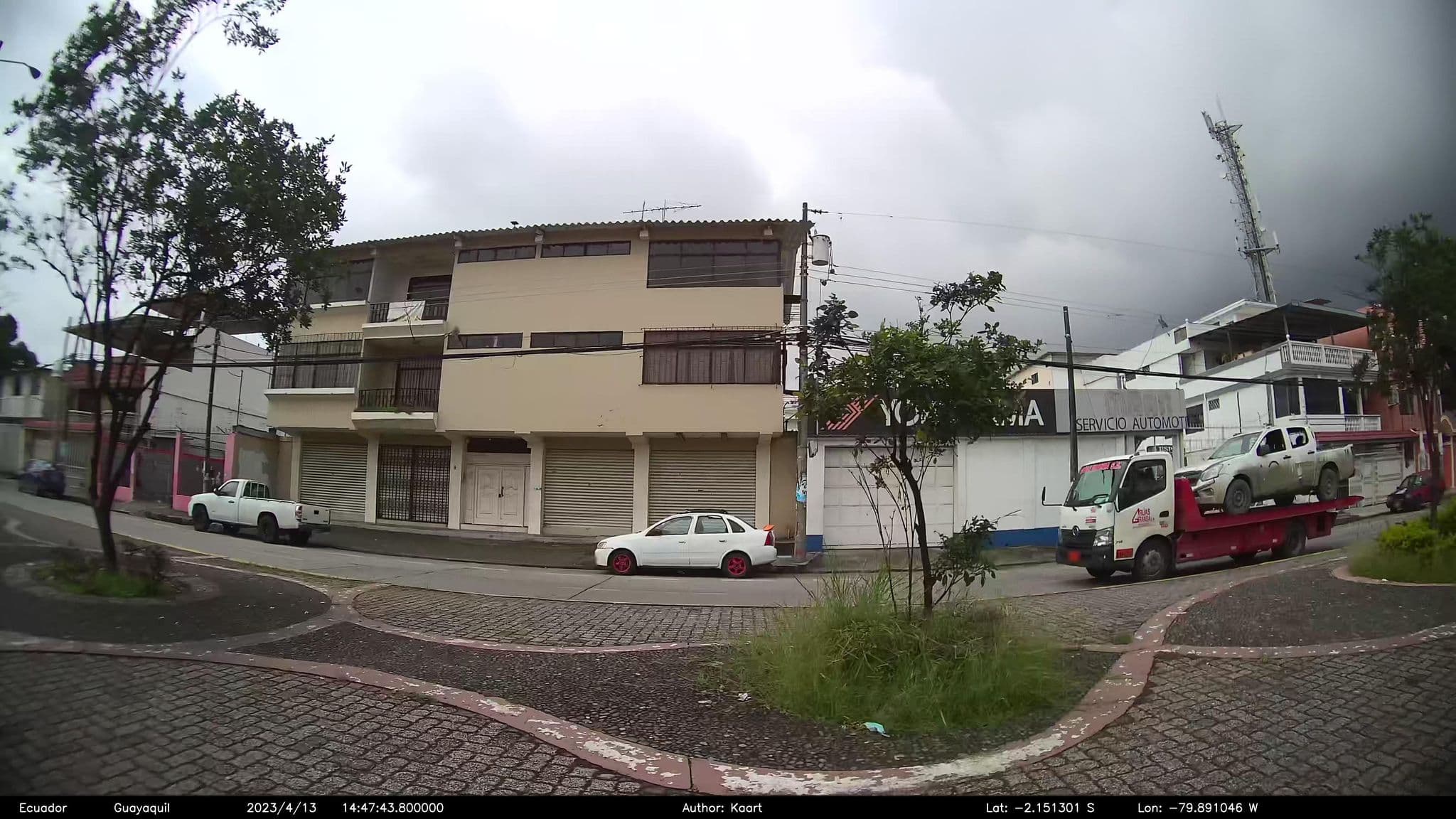 Street view near Suites La Rosa, Guayaquil — © kaart_2 (CC BY-SA · Mapillary)