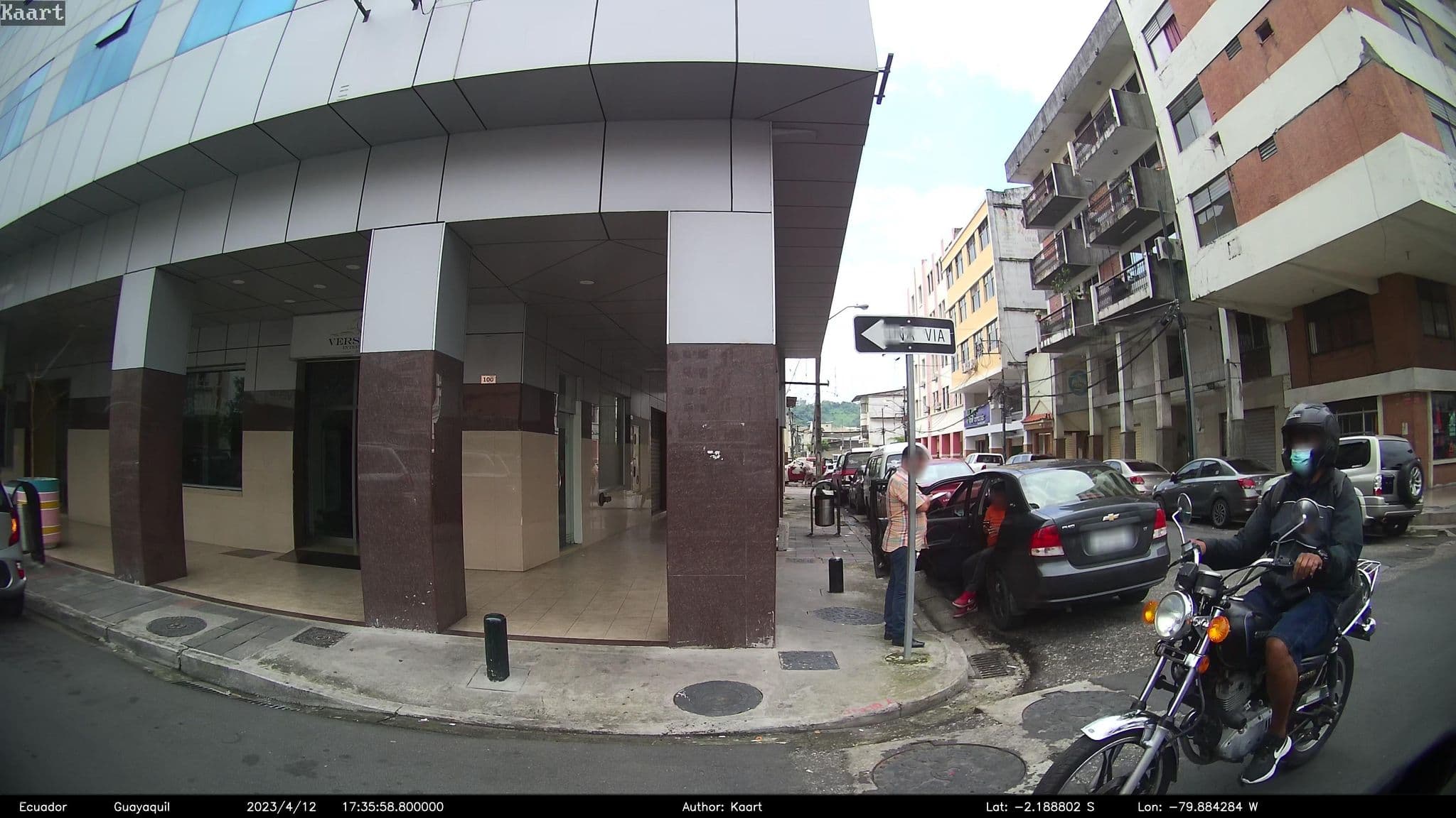 Street view near Hotel California, Guayaquil — © kaart_2 (CC BY-SA · Mapillary)