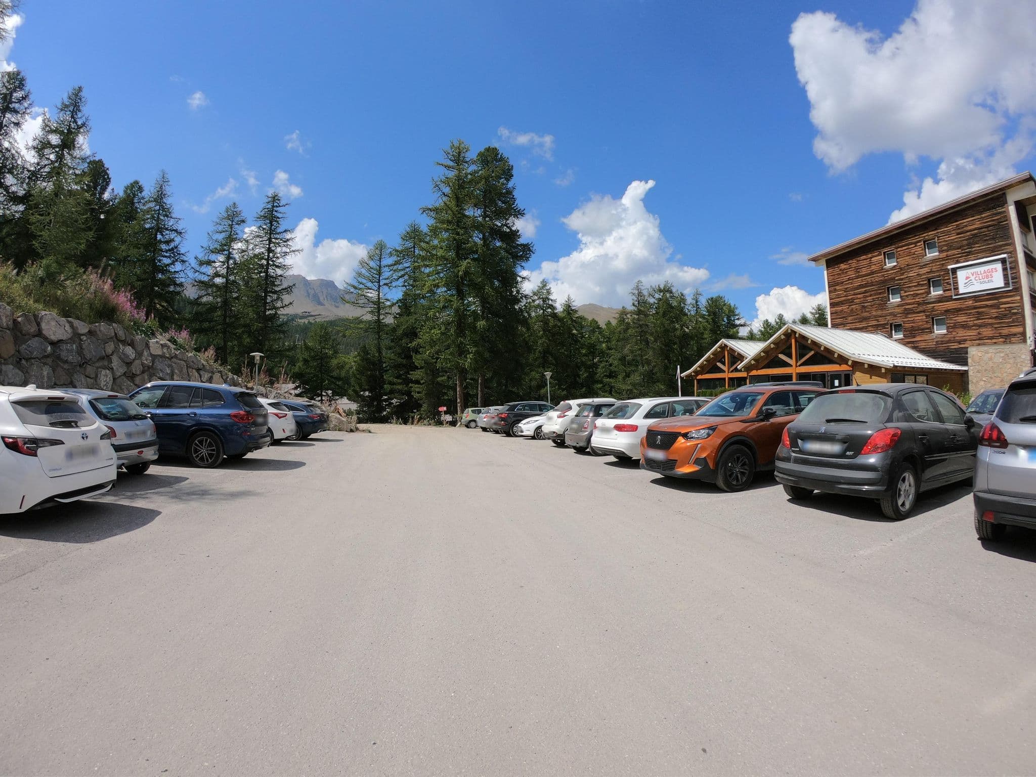 Street view near Le Caribou, Guillestre