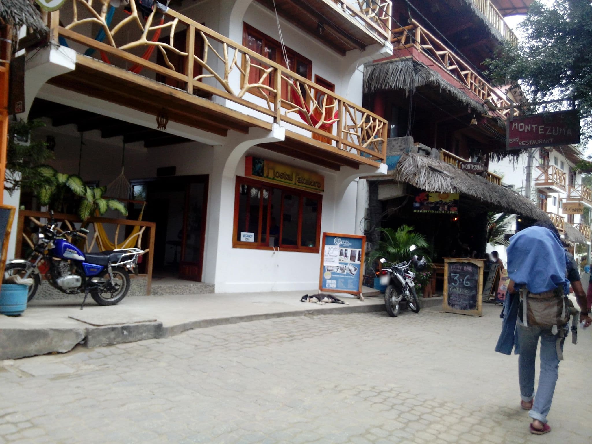 Street view near Tiki Limbo, Santa Elena — © johnarupire (CC BY-SA · Mapillary)
