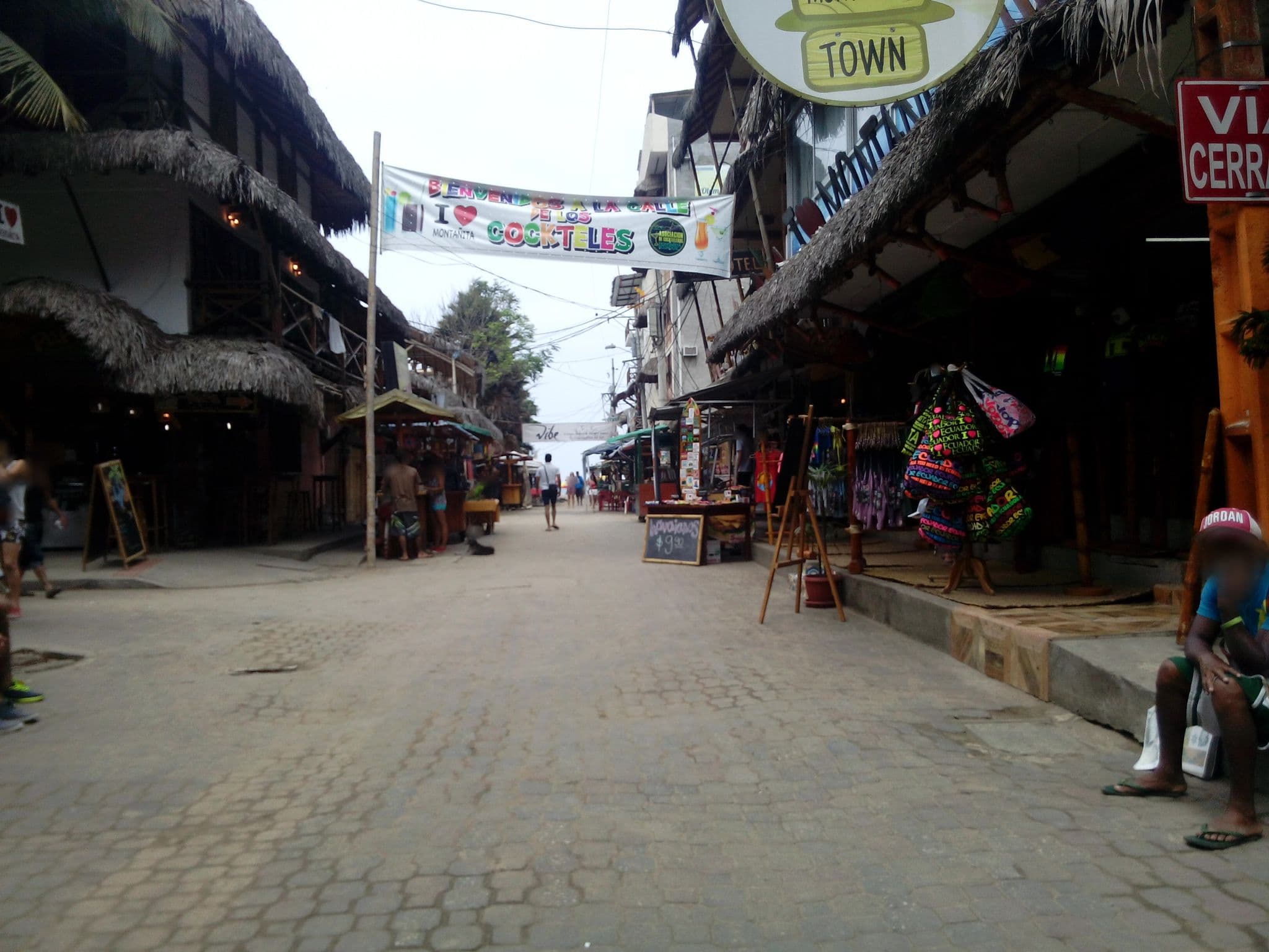 Street view near Hotel Majagua, Santa Elena — © johnarupire (CC BY-SA · Mapillary)