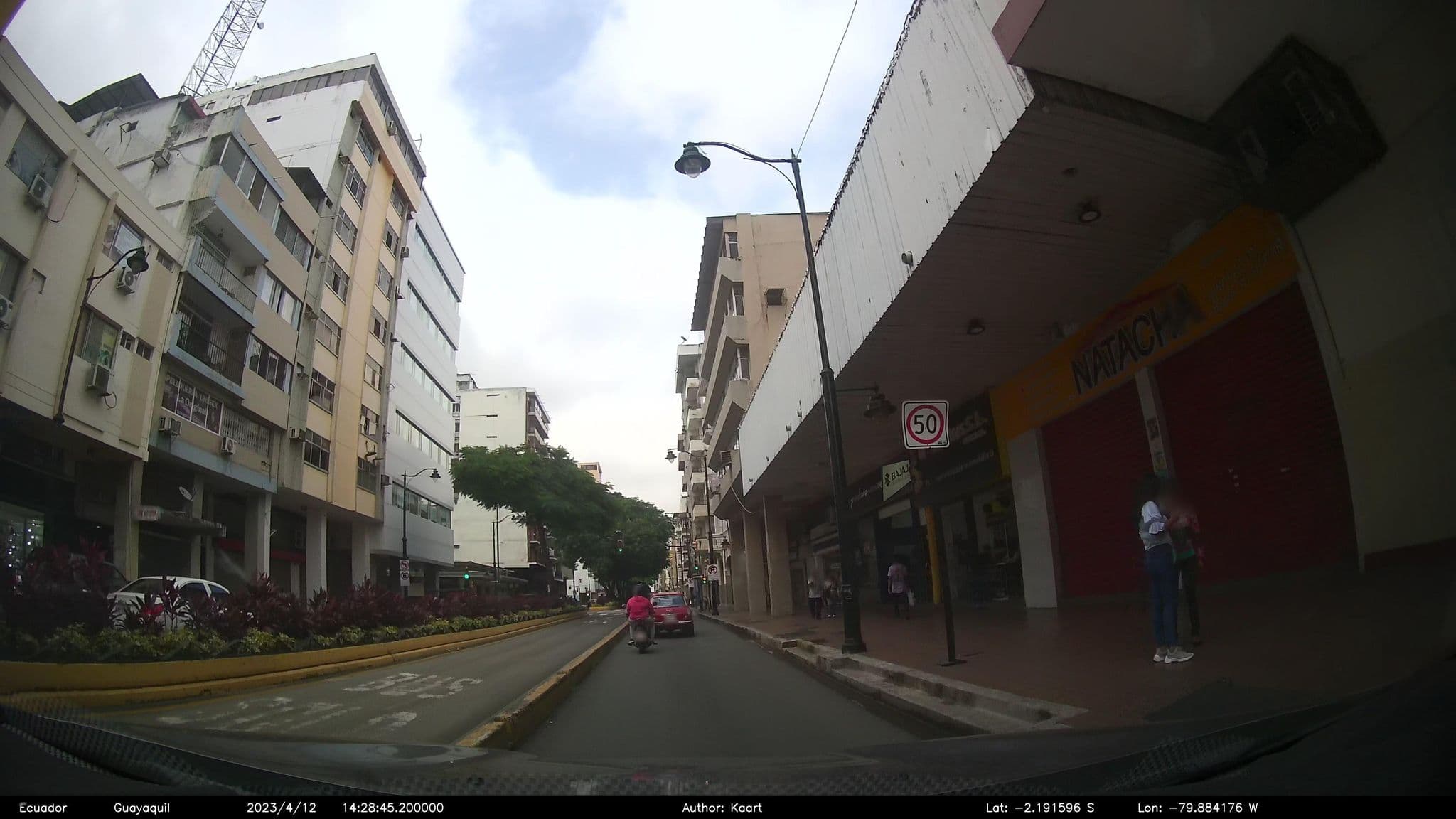 Street view near Hotel Ritz, Guayaquil — © kaart_2 (CC BY-SA · Mapillary)