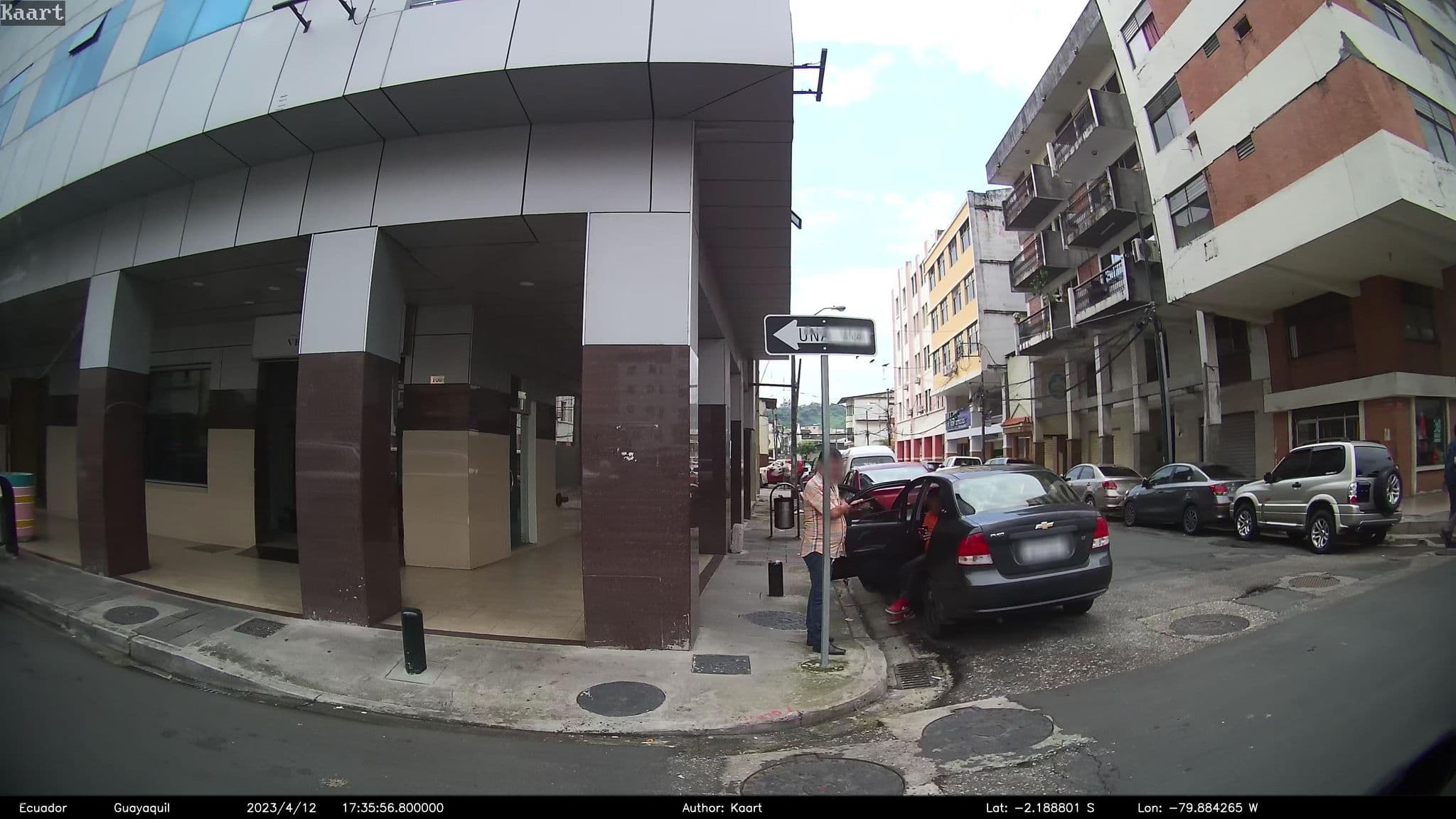 Street view near hotel versalles, Guayaquil — © kaart_2 (CC BY-SA · Mapillary)