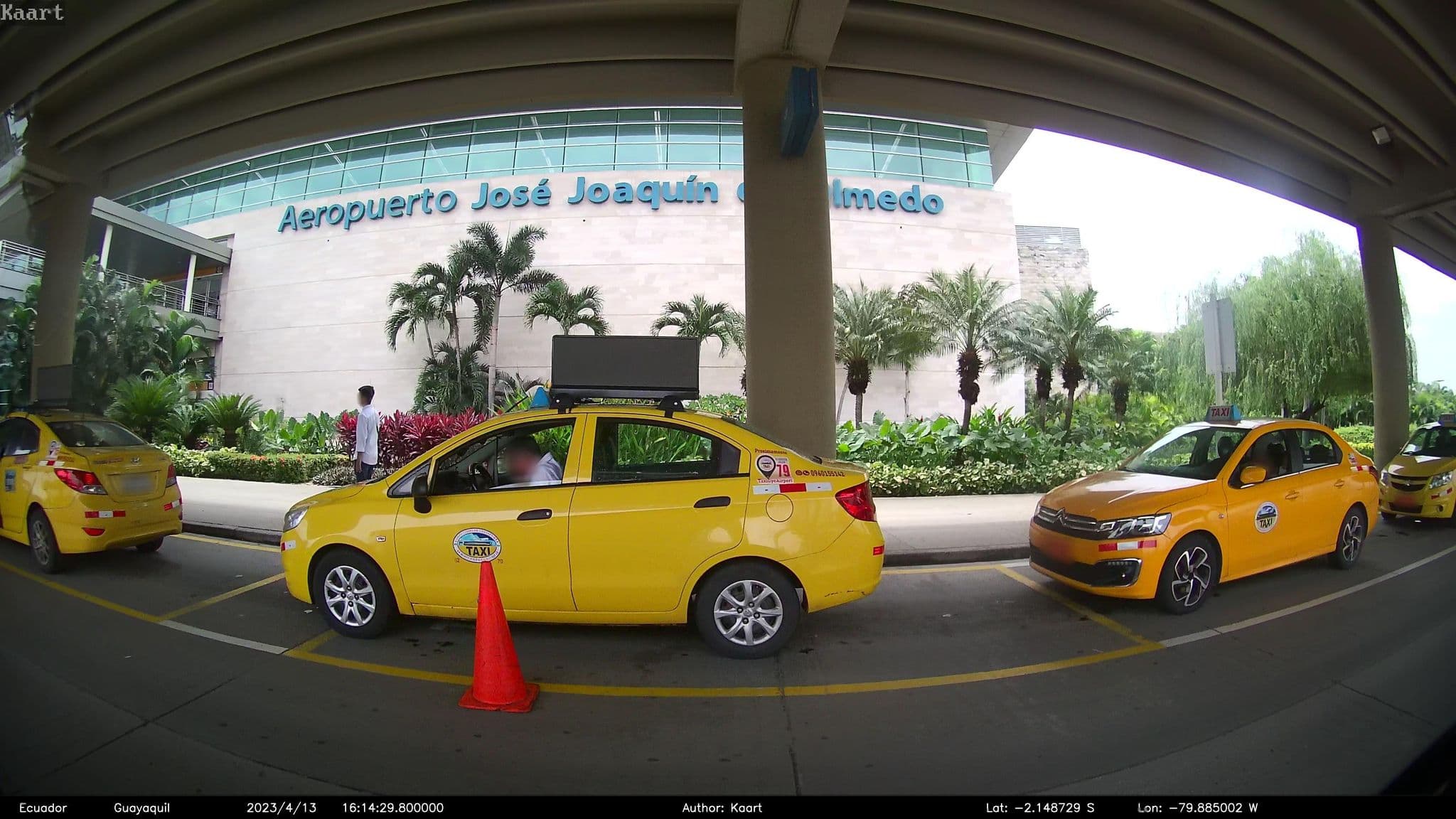 Street view near Ecuadorian Sweets, Guayaquil — © kaart_2 (CC BY-SA · Mapillary)