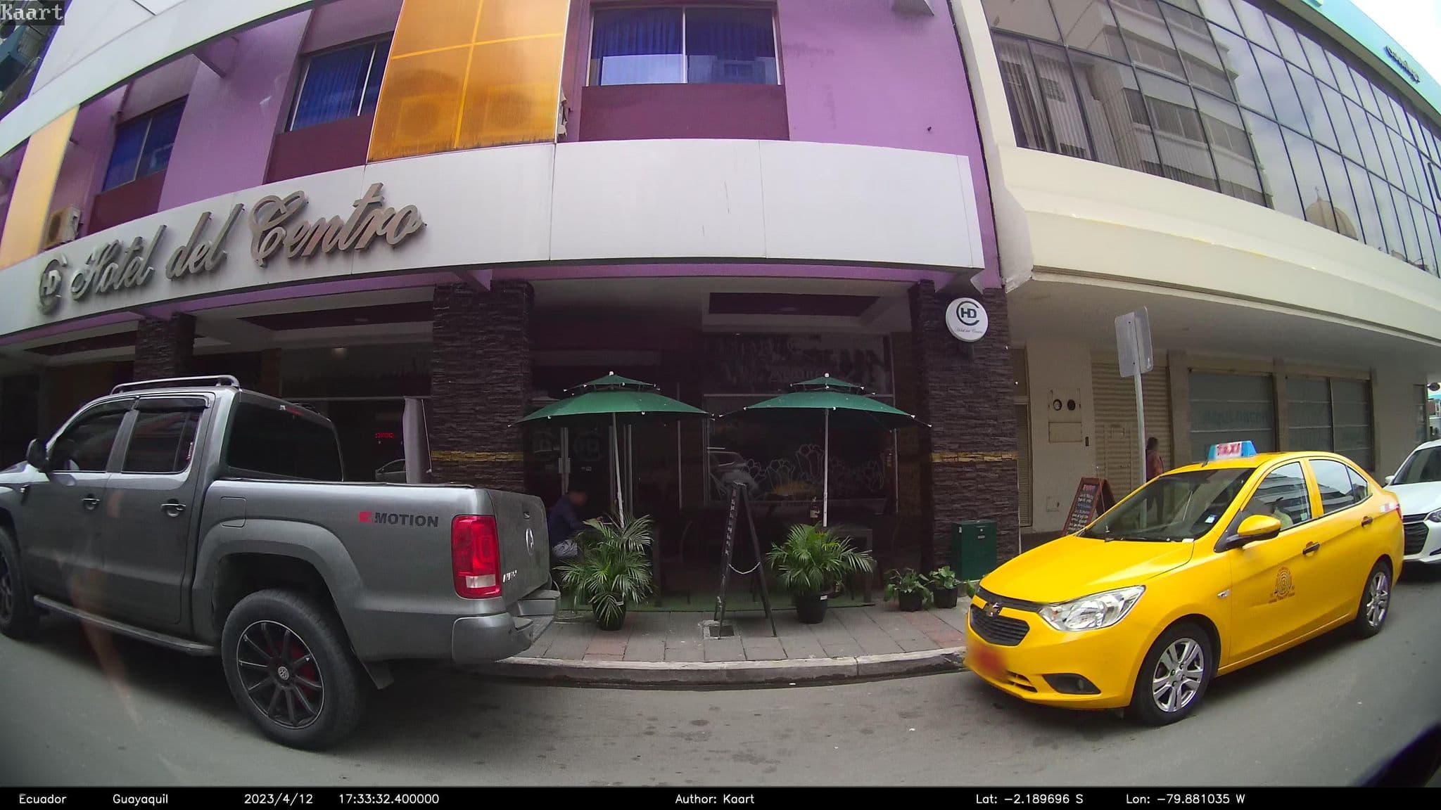 Street view near Hotel del Centro, Guayaquil — © kaart_2 (CC BY-SA · Mapillary)