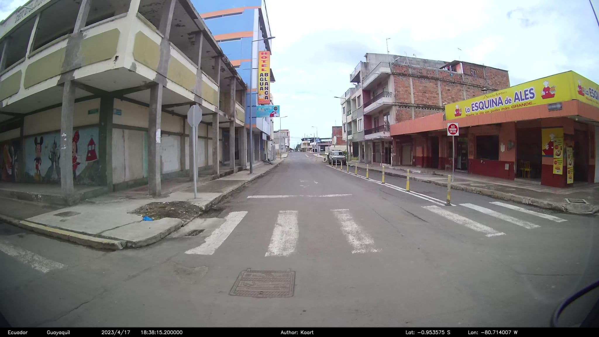 Street view near Hotel Agua Blanca, Manta — © kaart_2 (CC BY-SA · Mapillary)