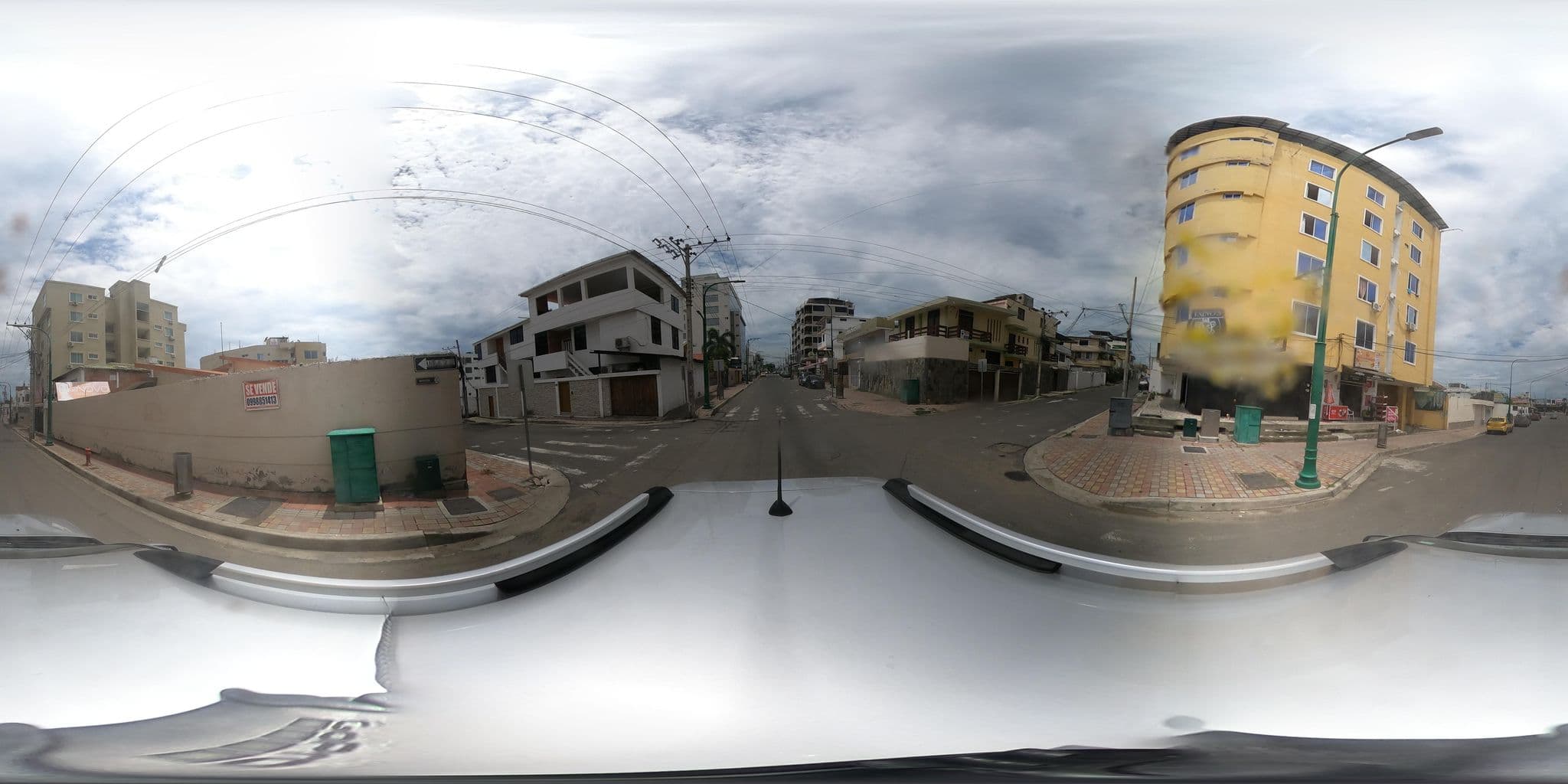 Street view near Hostal Canarias, Manta — © kaart_2 (CC BY-SA · Mapillary)