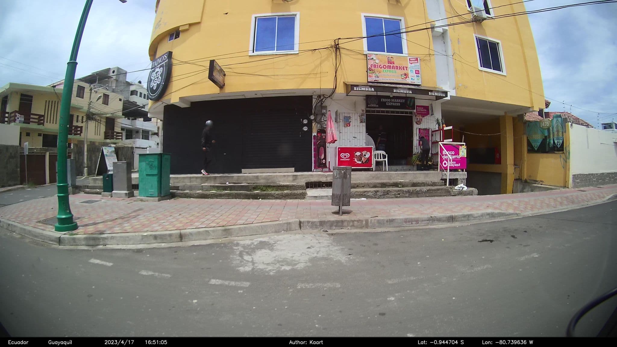 Street view near Hostal Blue Pacific, Manta — © kaart_2 (CC BY-SA · Mapillary)