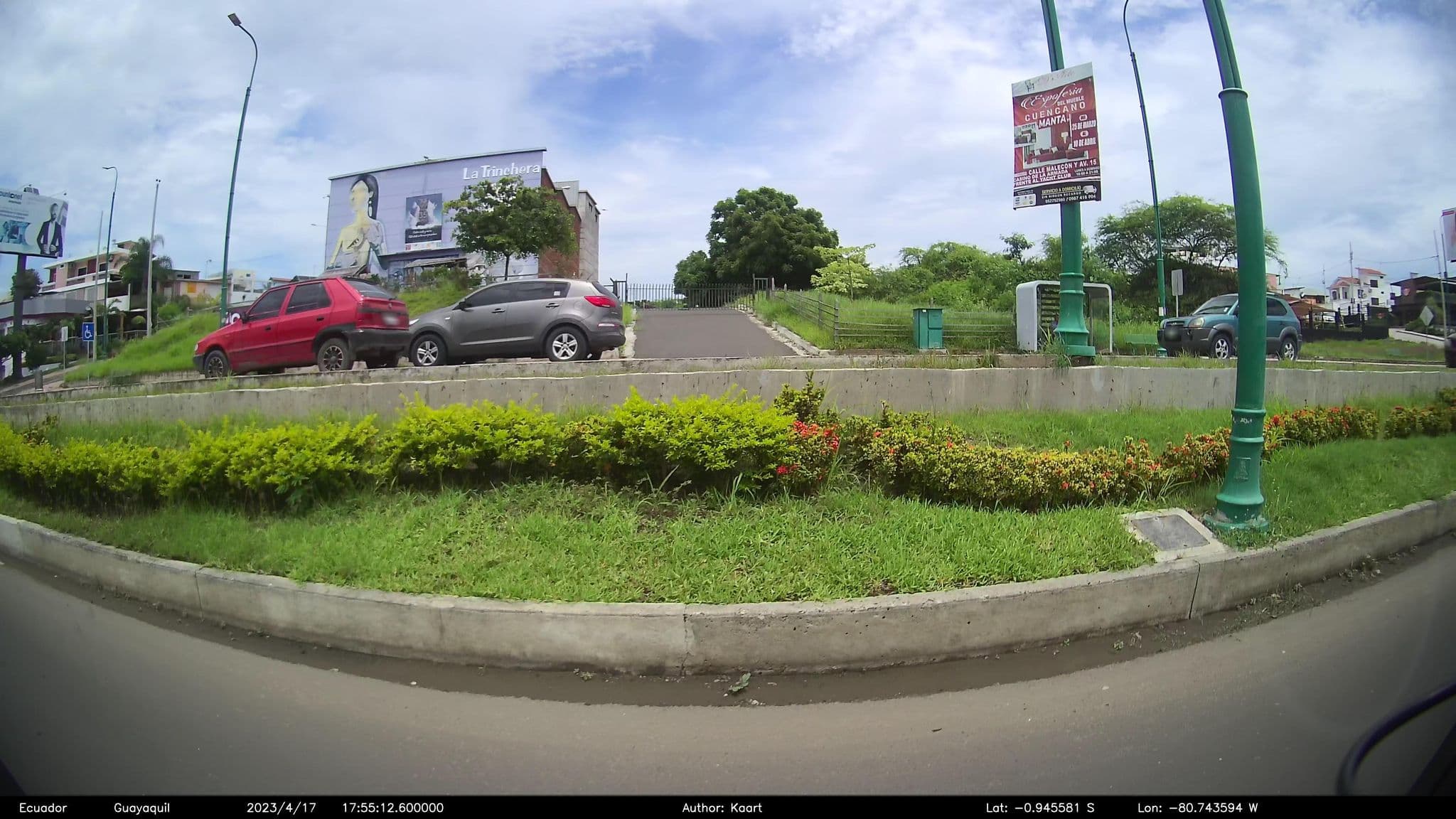 Street view near Navío Hotel, Manta — © kaart_2 (CC BY-SA · Mapillary)