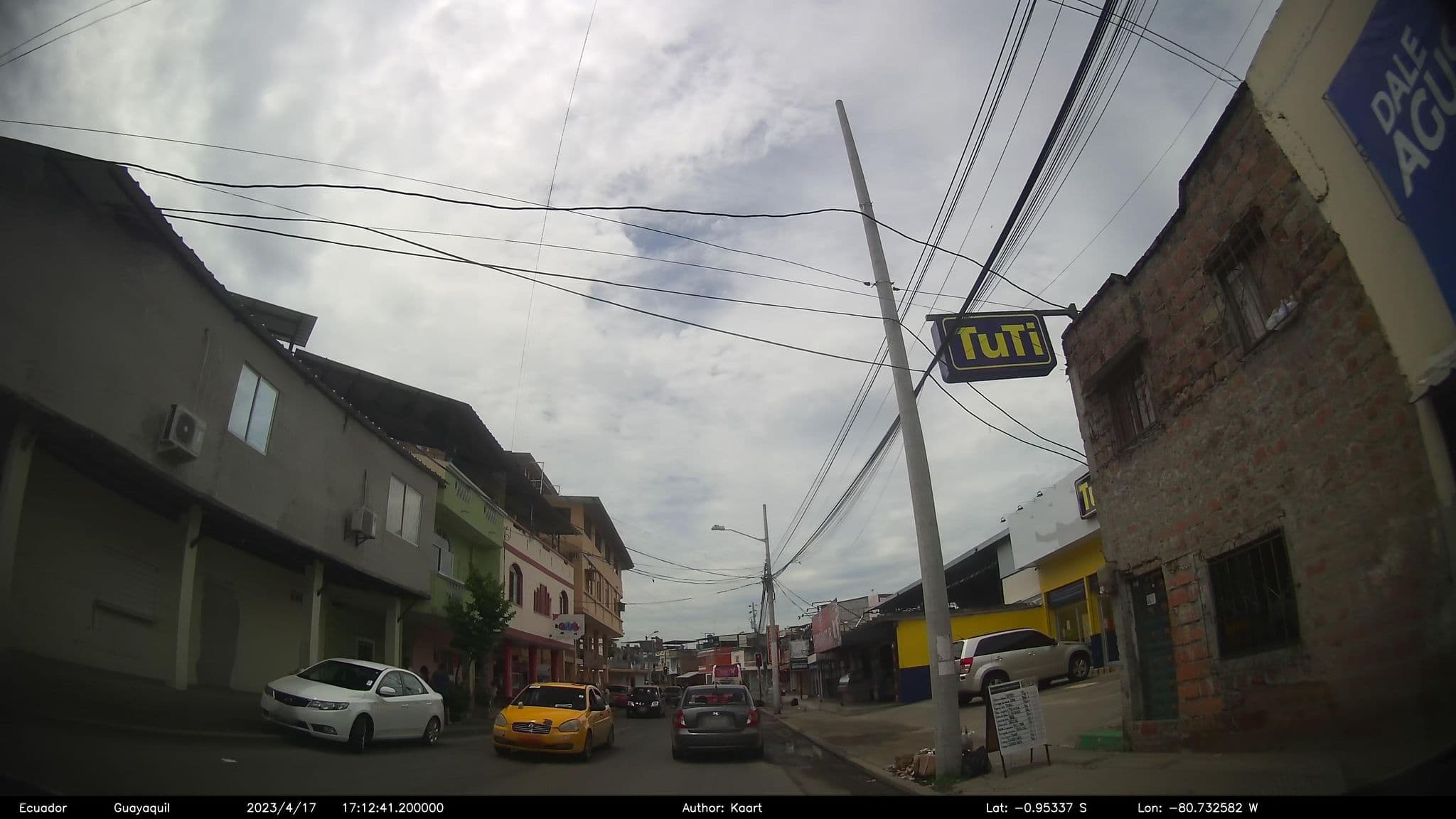 Street view near Hotel Oo y Mar, Manta — © kaart_2 (CC BY-SA · Mapillary)