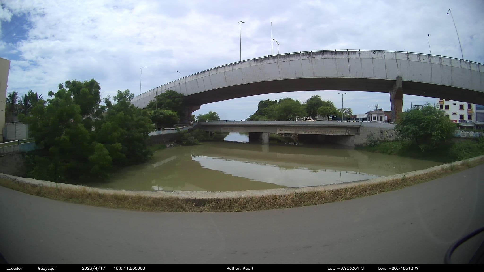 Street view near Hotel Umiña, Manta — © kaart_2 (CC BY-SA · Mapillary)