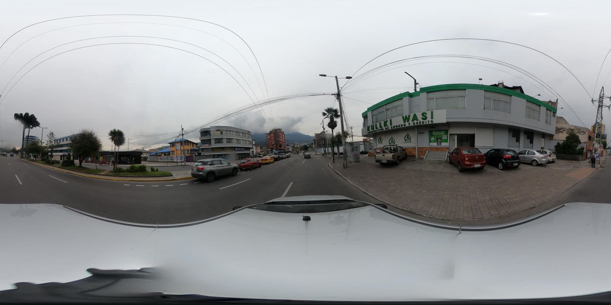 Street view near Hotel La Quinta, Quito — © kaart_2 (CC BY-SA · Mapillary)