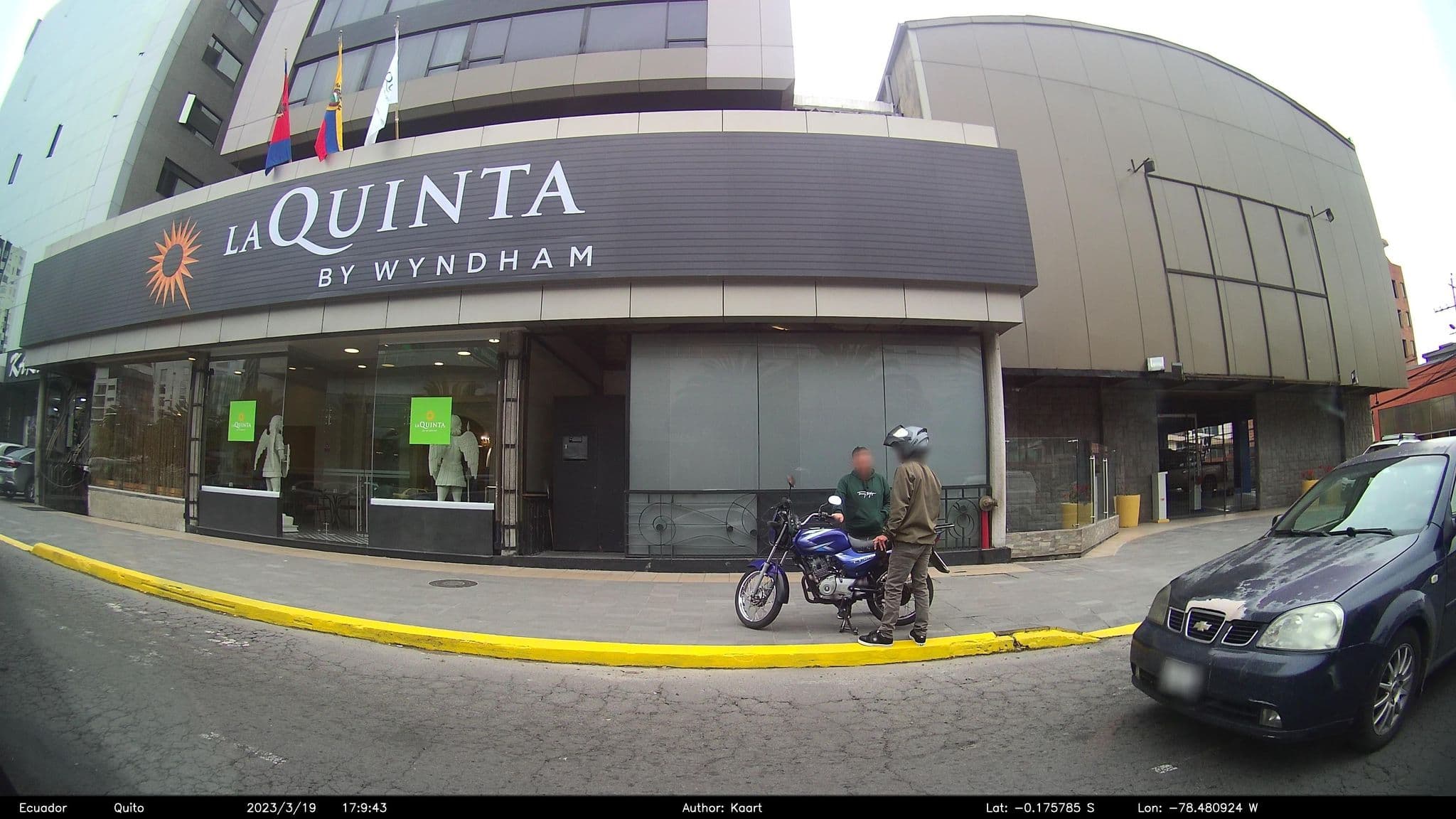 Street view near BEST WESTERN PREMIER CPlaza Hotel, Quito — © kaart_2 (CC BY-SA · Mapillary)