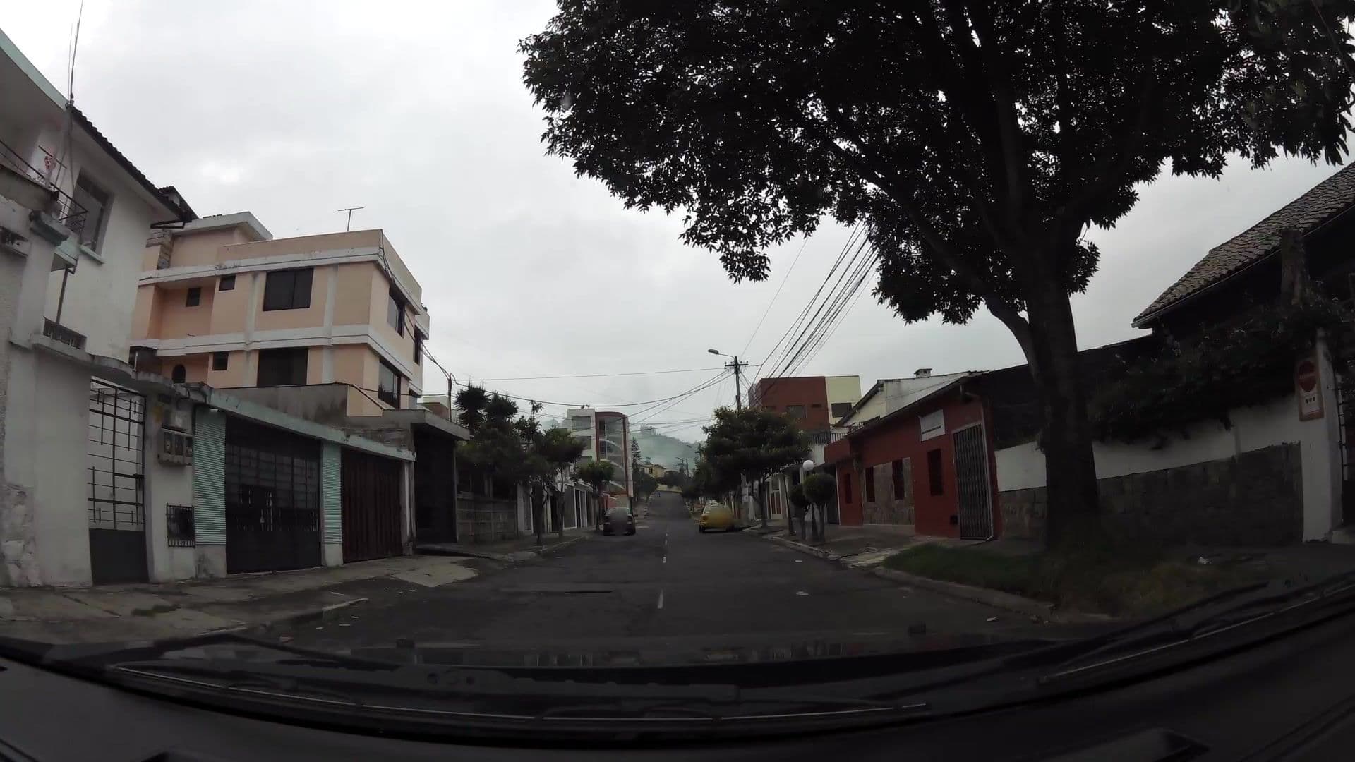 Street view near Casa Valladolid Hostal, Quito — © kaartcam (CC BY-SA · Mapillary)