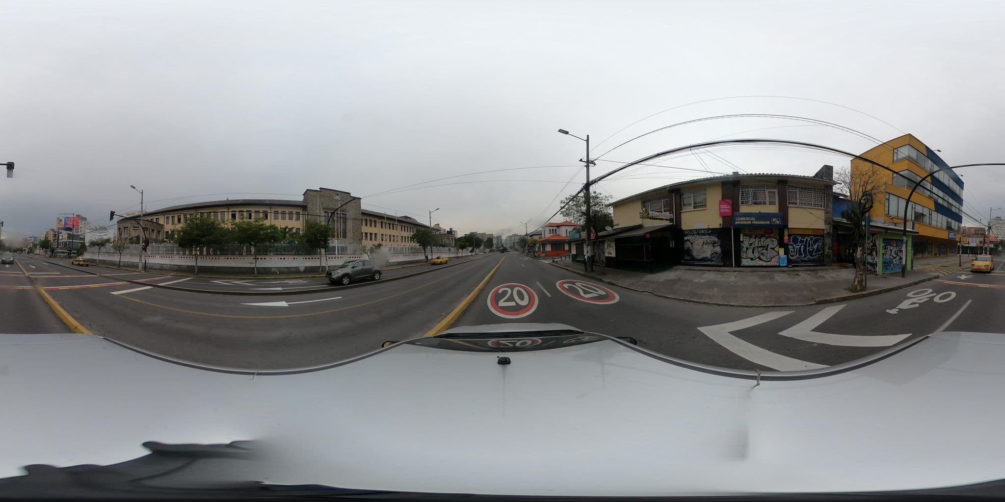 Street view near Grinn house, Quito — © kaart_2 (CC BY-SA · Mapillary)