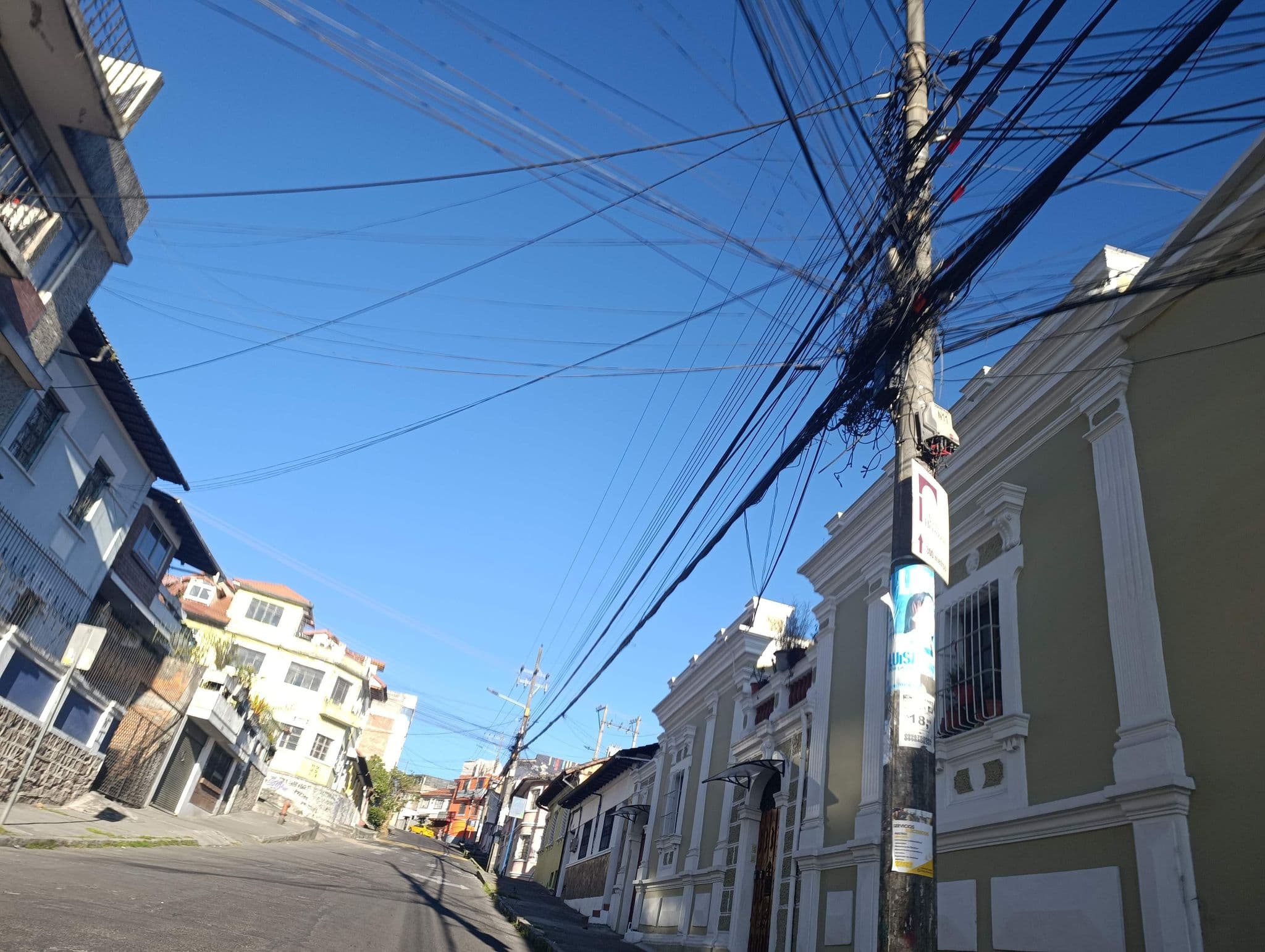 Street view near Villa Margarita, Quito — © gaby13gallardo_ (CC BY-SA · Mapillary)