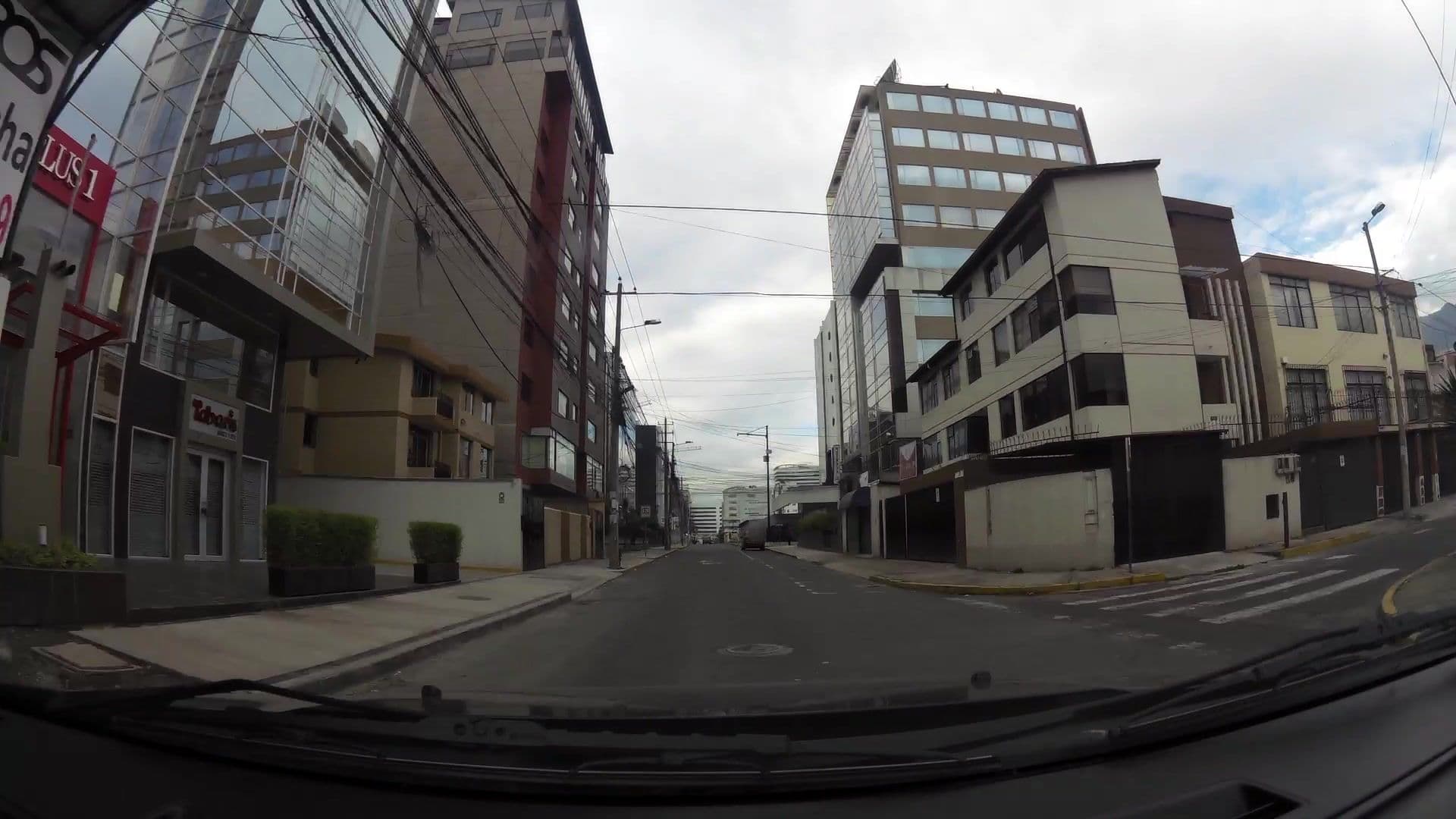 Street view near Alua Hostal, Quito — © kaartcam (CC BY-SA · Mapillary)